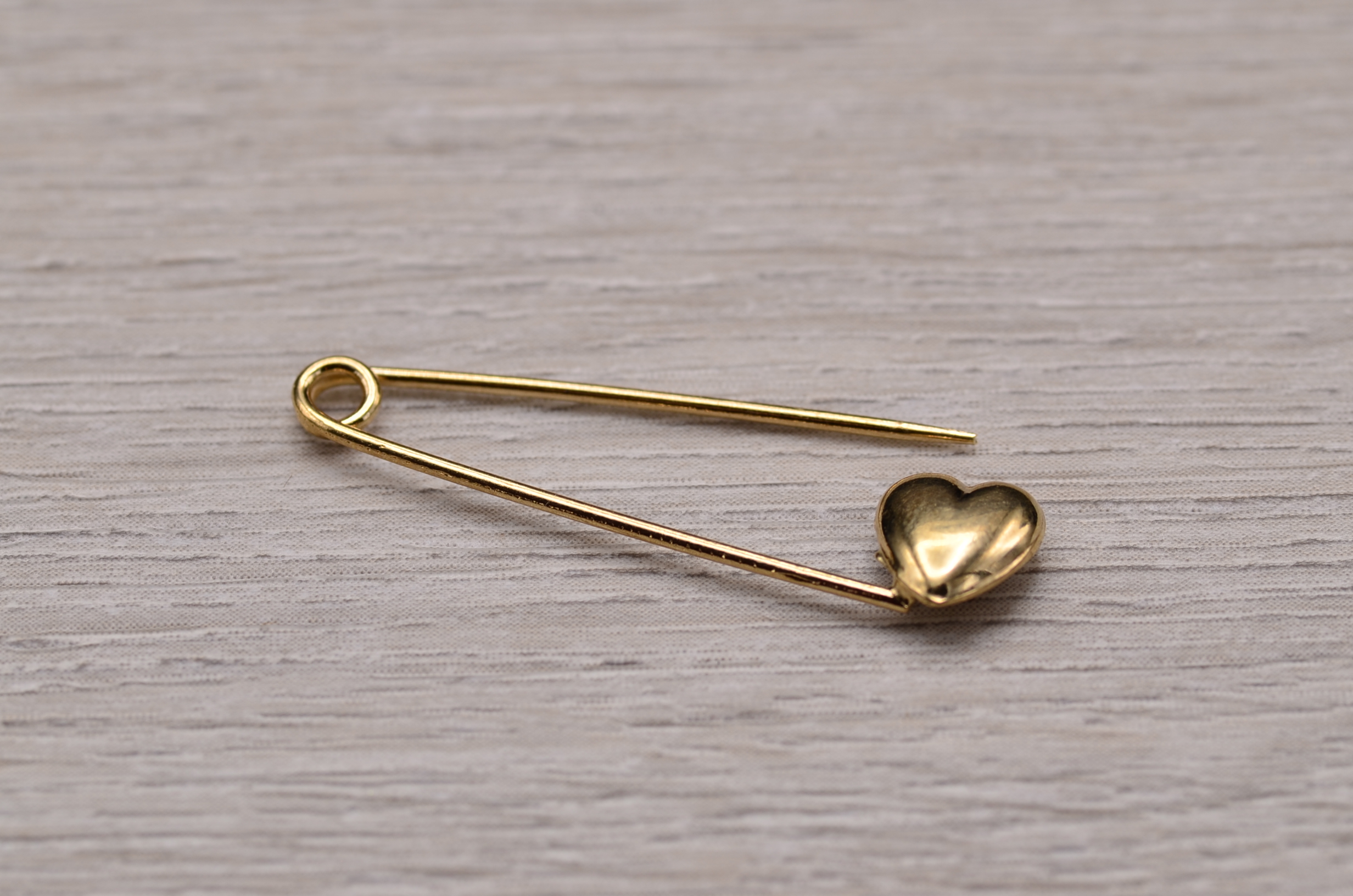 SOLD - The Bridgewater: Vintage Safety Pin in Yellow Gold with Heart Shaped Closure - Image 2