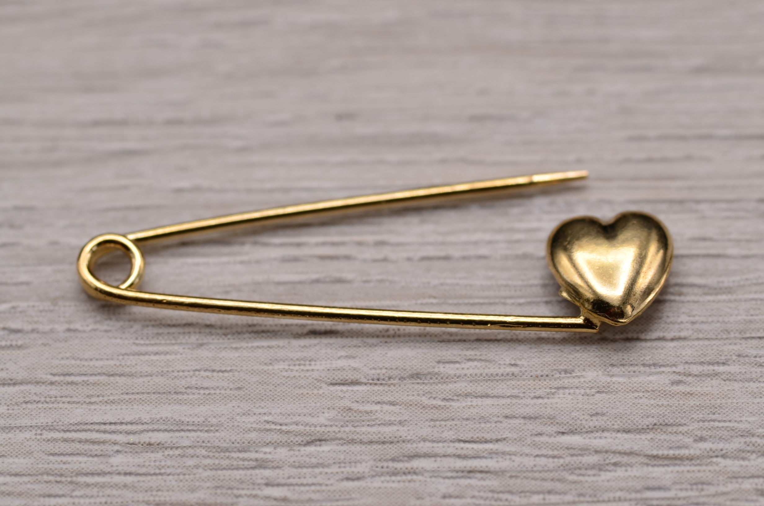 SOLD - The Bridgewater: Vintage Safety Pin in Yellow Gold with Heart Shaped Closure - Image 5