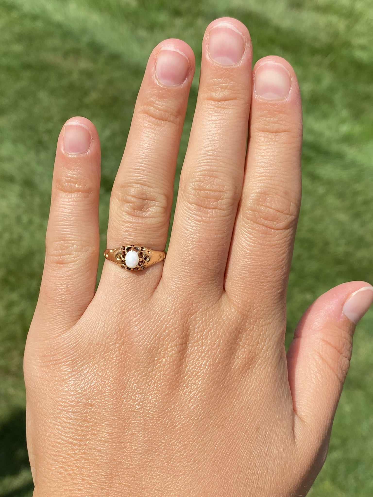 The Drap: Victorian Opal Ring in Yellow Gold - Image 9