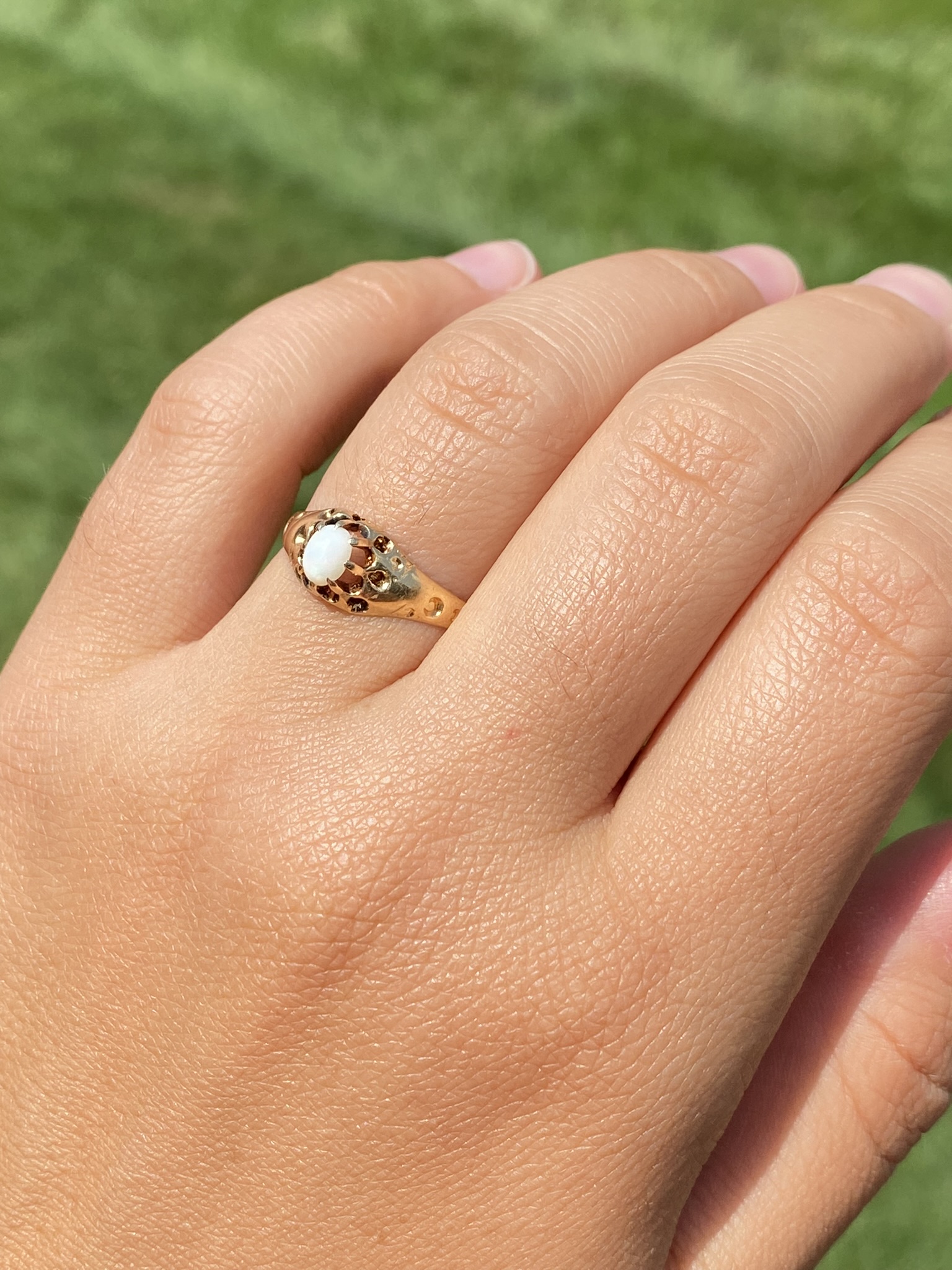 The Drap: Victorian Opal Ring in Yellow Gold - Image 10