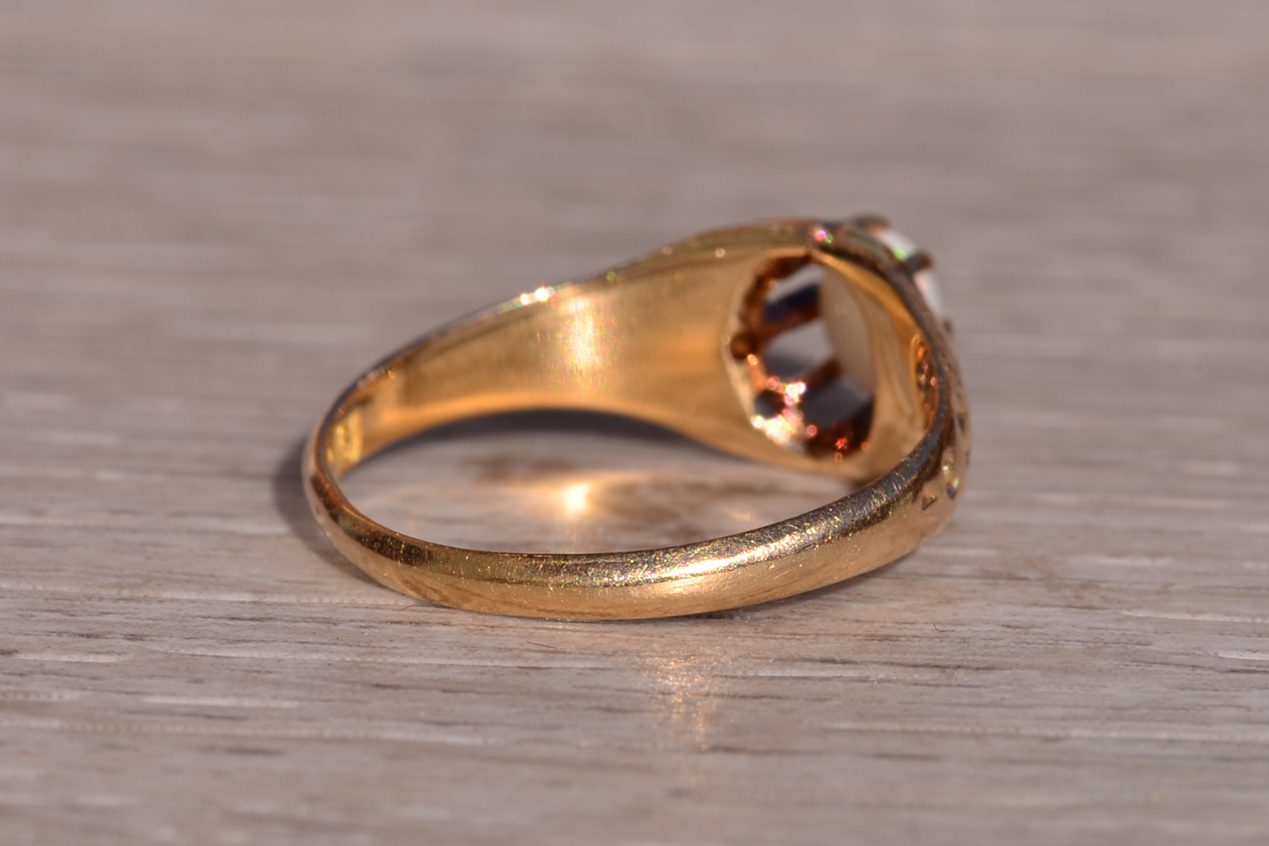The Drap: Victorian Opal Ring in Yellow Gold - Image 5
