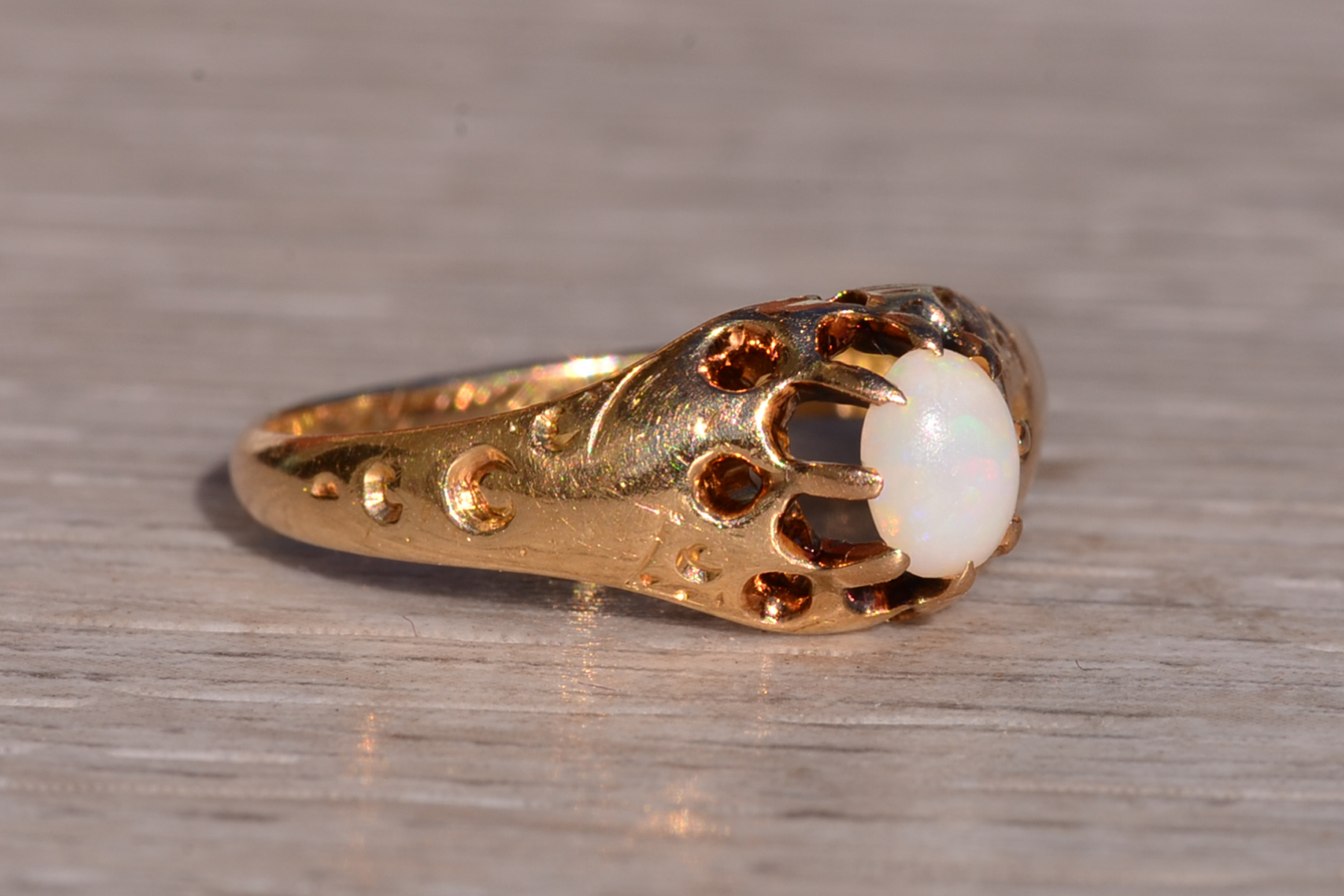 The Drap: Victorian Opal Ring in Yellow Gold - Image 6