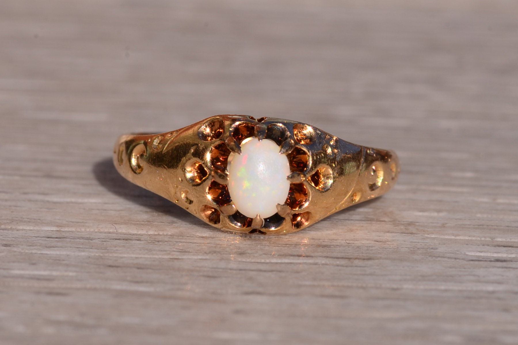 The Drap: Victorian Opal Ring in Yellow Gold - Image 7