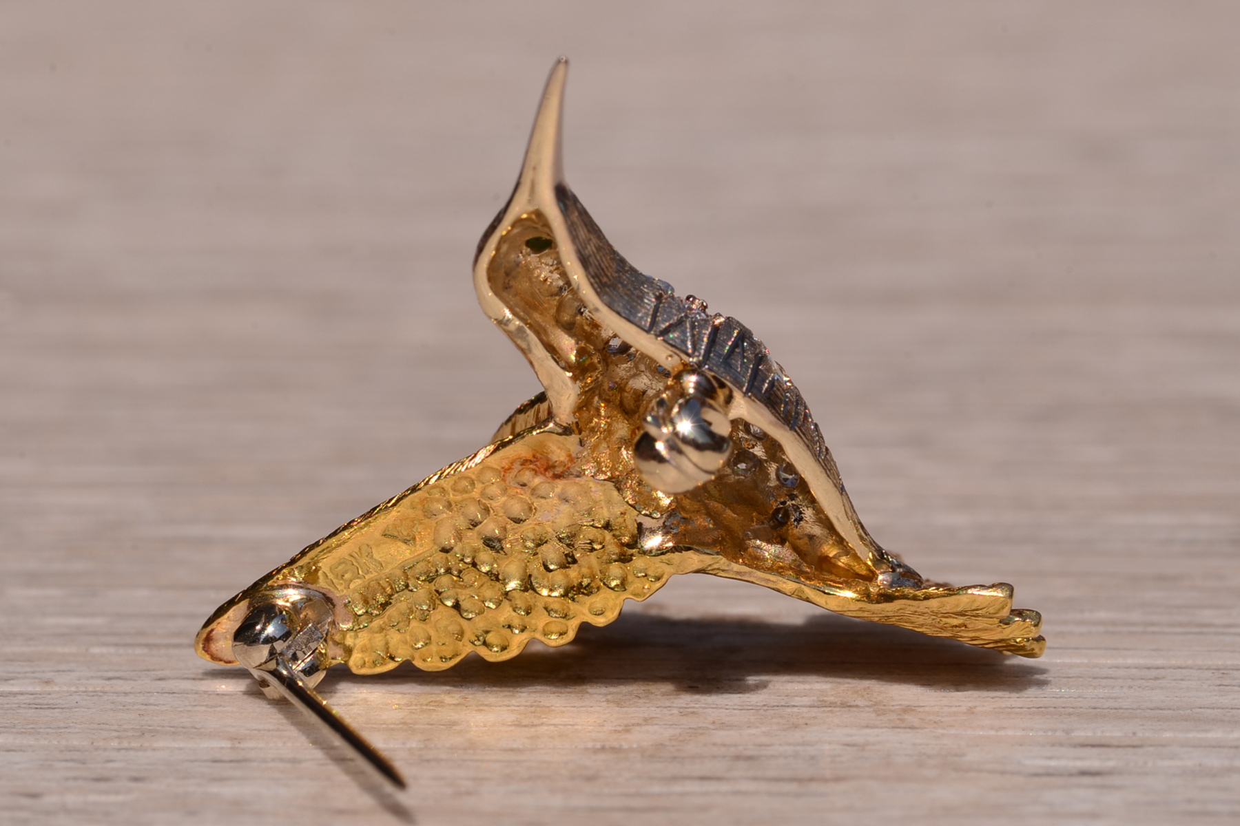 SOLD - The Roundtree: Signed Two Tone Hummingbird with Diamonds and Emerald - Image 4