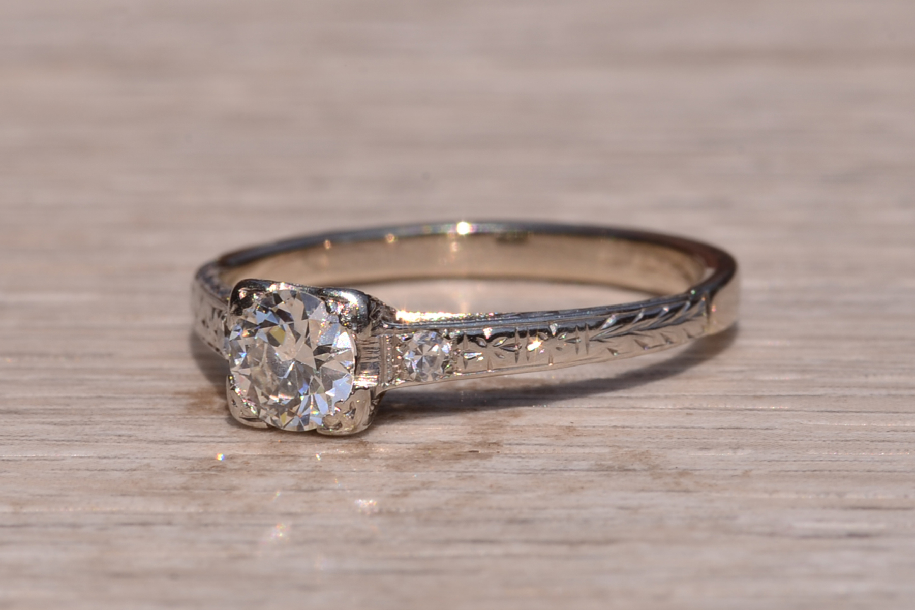 The Etna Street: Antique Art Deco Engagement Ring with Old European Cut Natural Diamond - Image 3