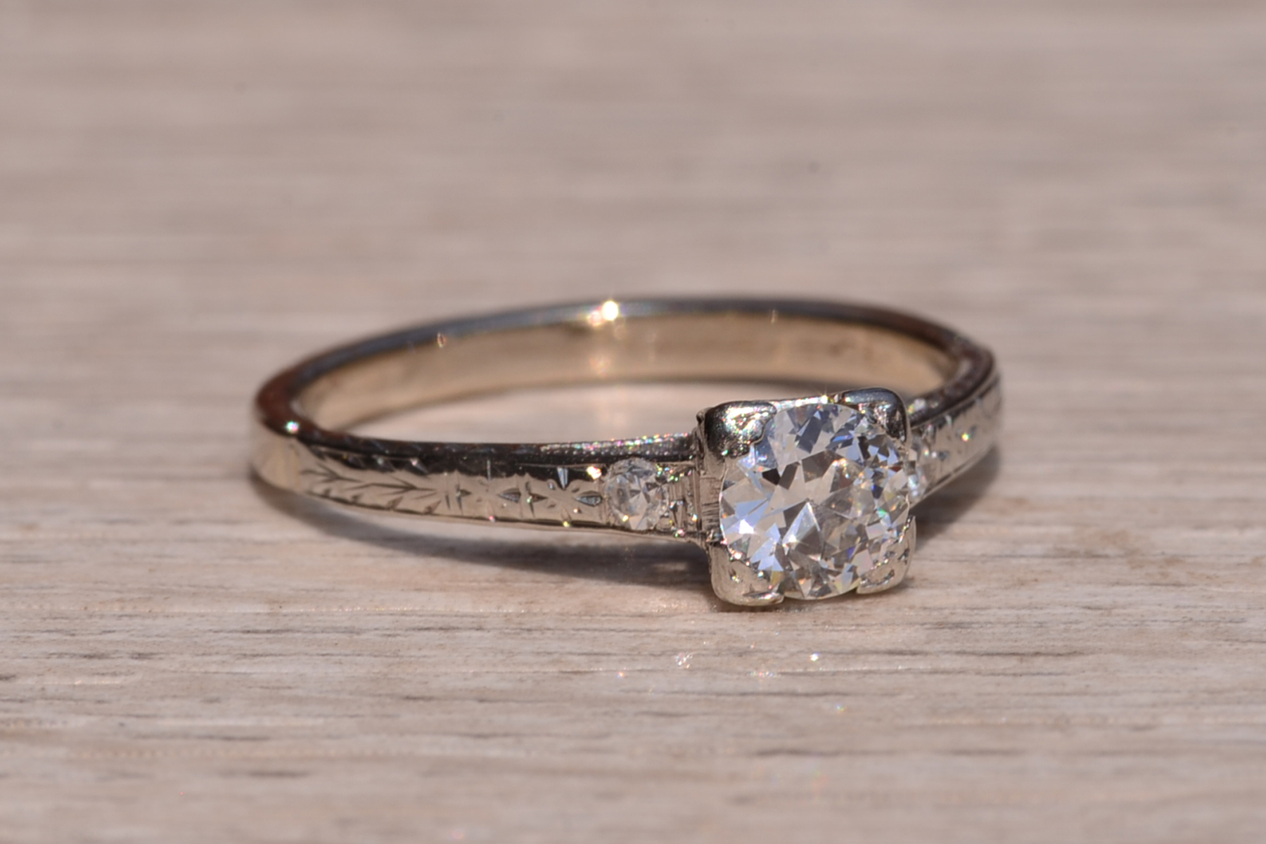 The Etna Street: Antique Art Deco Engagement Ring with Old European Cut Natural Diamond - Image 6