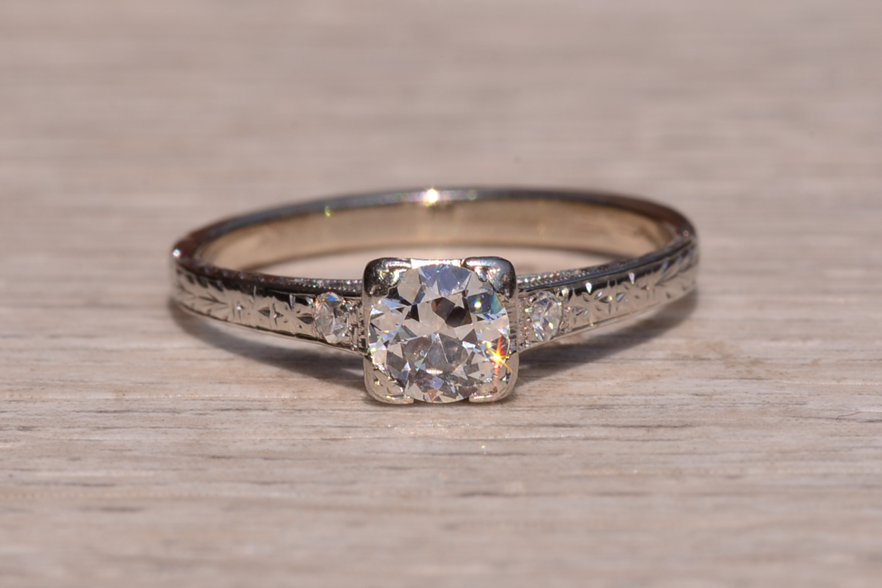 The Etna Street: Antique Art Deco Engagement Ring with Old European Cut Natural Diamond - Image 7