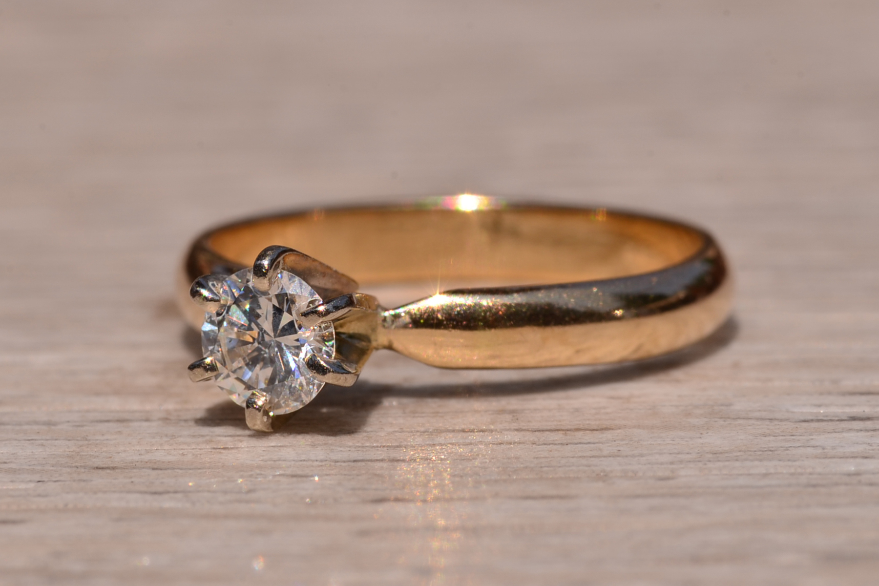 The Emery Street: Yellow Gold Solitaire Engagement Ring with Round Brilliant Cut Natural Diamond - Image 3