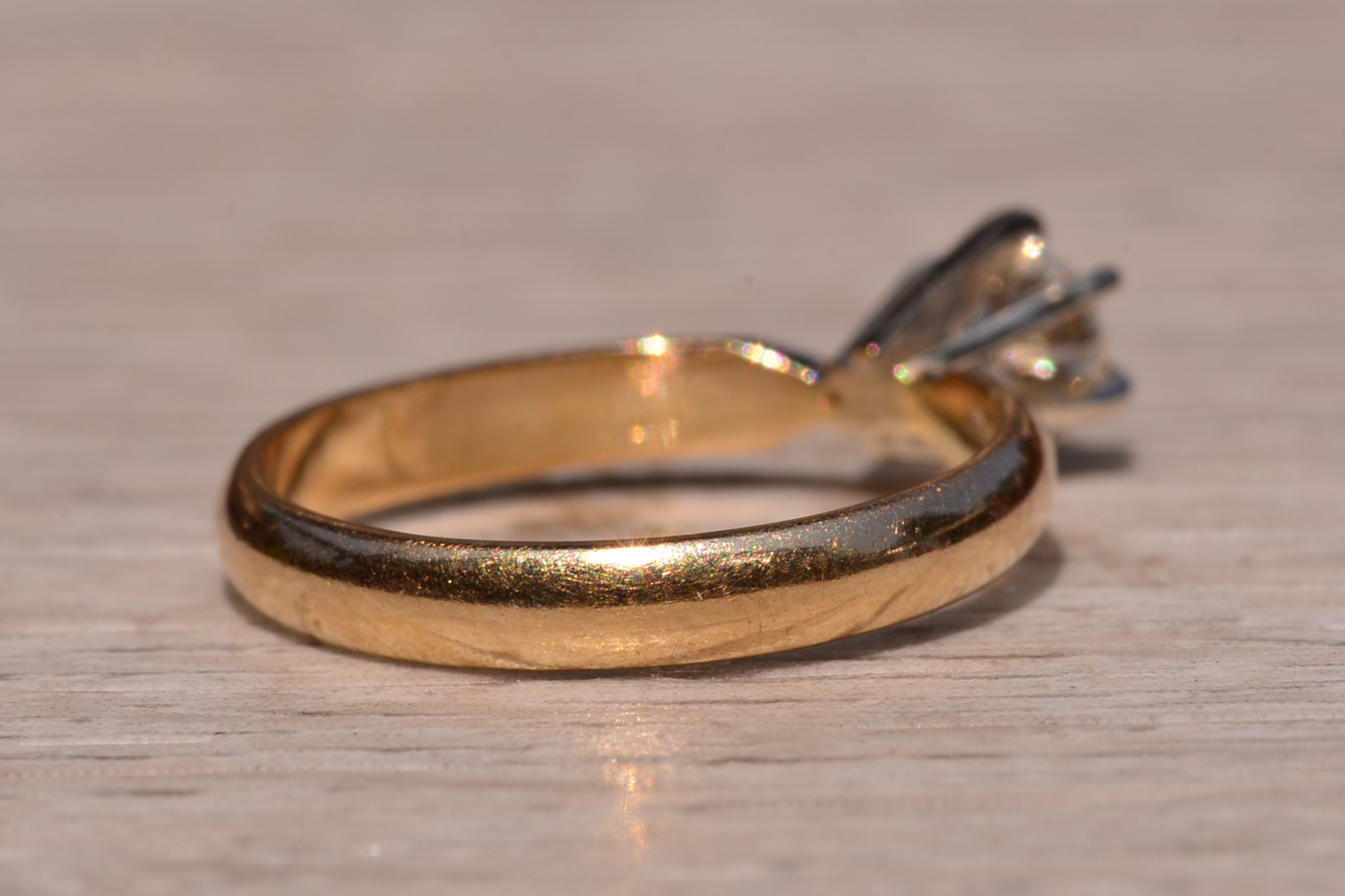 The Emery Street: Yellow Gold Solitaire Engagement Ring with Round Brilliant Cut Natural Diamond - Image 5