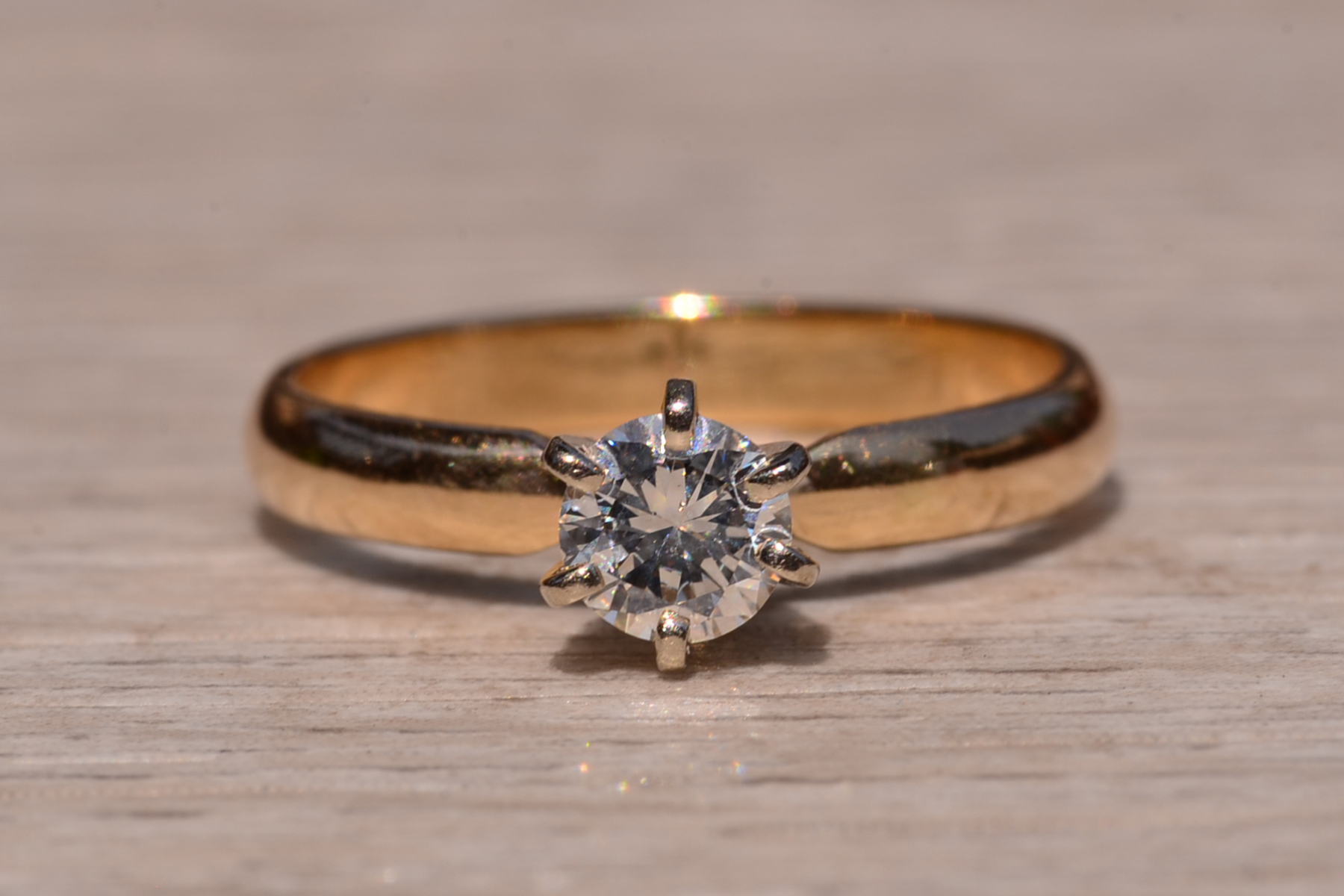 The Emery Street: Yellow Gold Solitaire Engagement Ring with Round Brilliant Cut Natural Diamond - Image 7