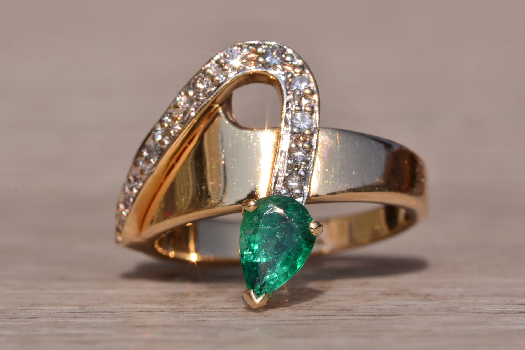 SOLD - The Long Creek: Vintage Yellow Gold Emerald and Diamond Ring - Image 7