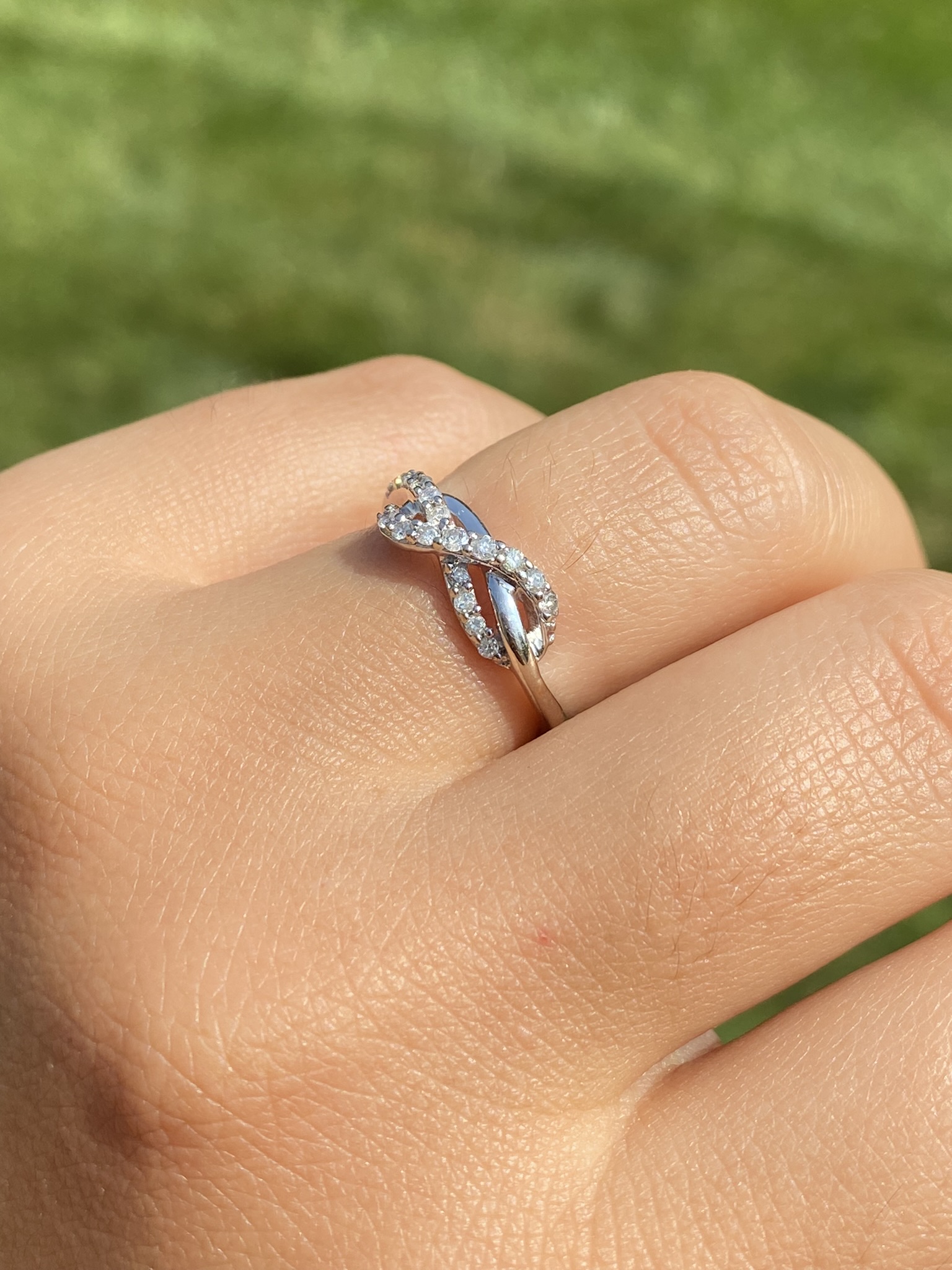 The Grove Road: White Gold Natural Diamond Love Knot Ring - Image 10