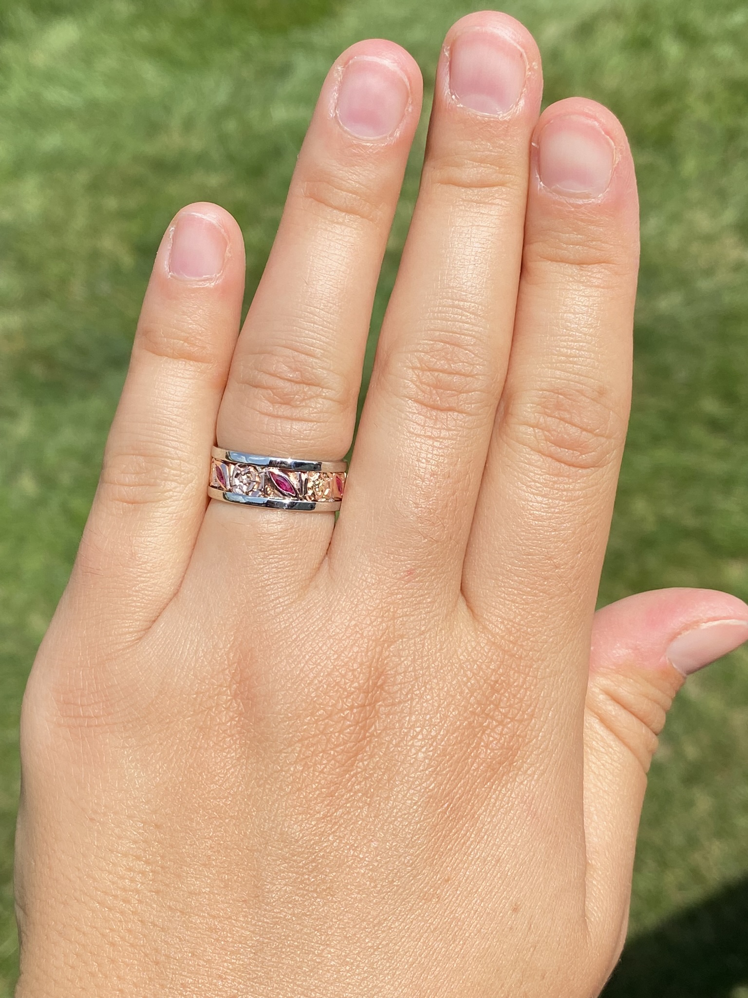 The Palo Rosa: Antique White Gold and Rose Gold Eternity Band with Ruby - Image 4