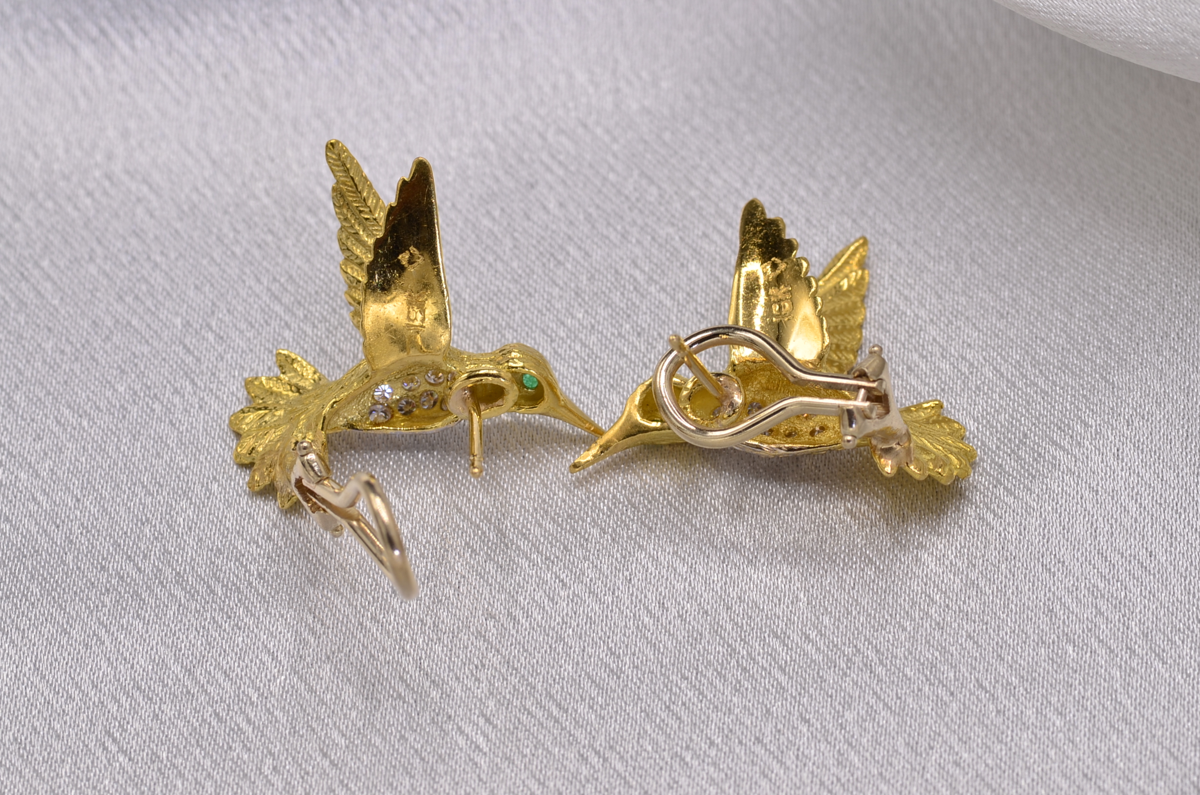 SOLD - The 18th Street: Mid Century Hummingbird Earrings in Yellow Gold - Image 5