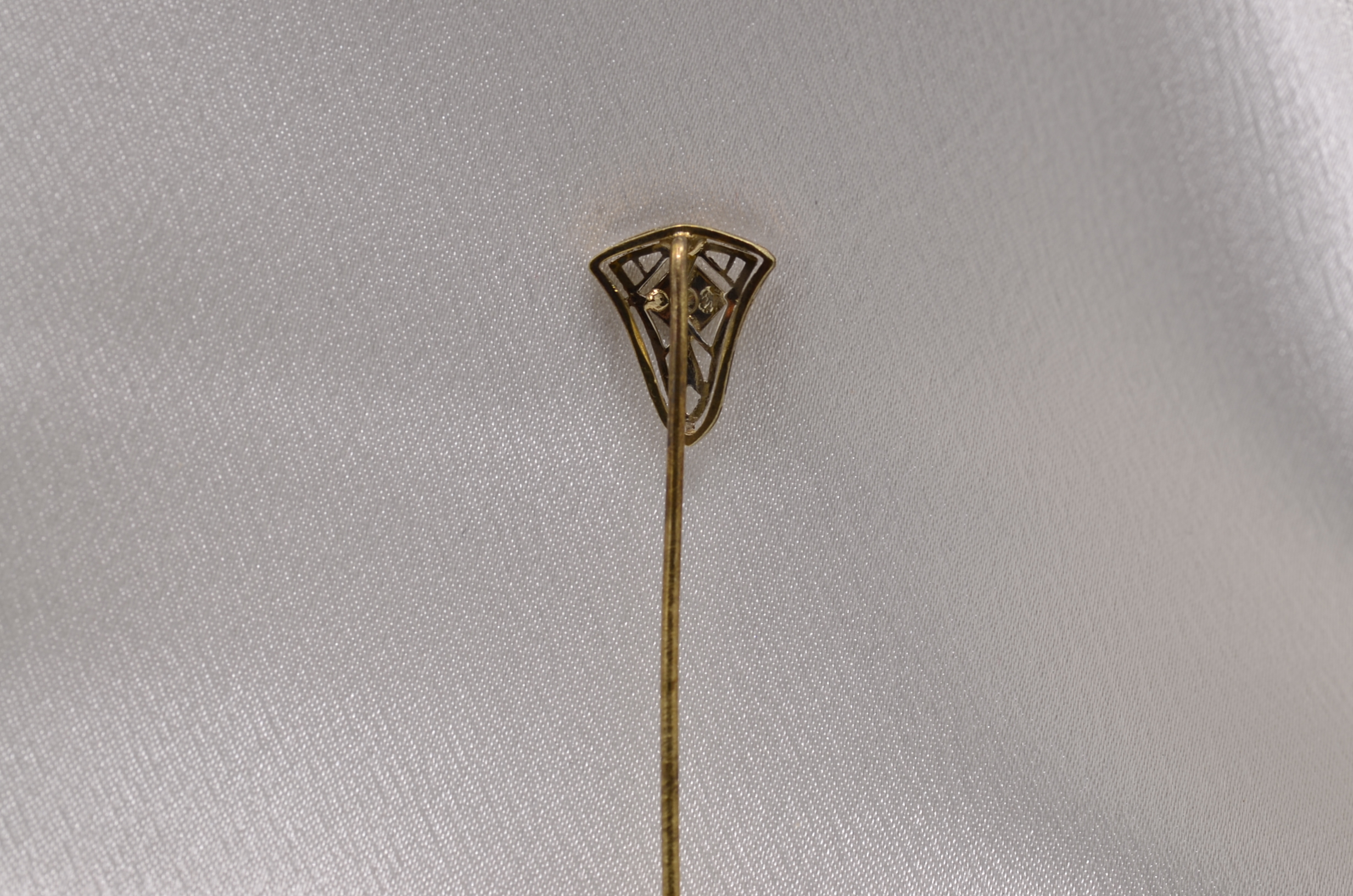 The 16th Street: Platinum Topped Art Deco Diamond Stickpin - Image 2
