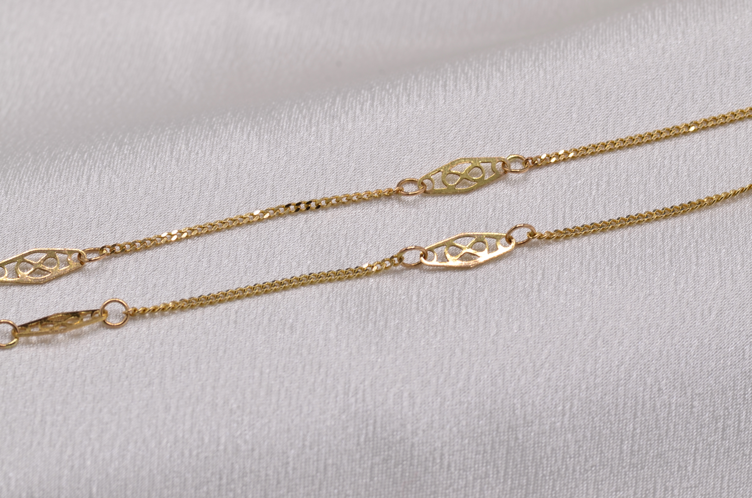 SOLD - The 61st Street: Vintage Yellow Gold Station Chain