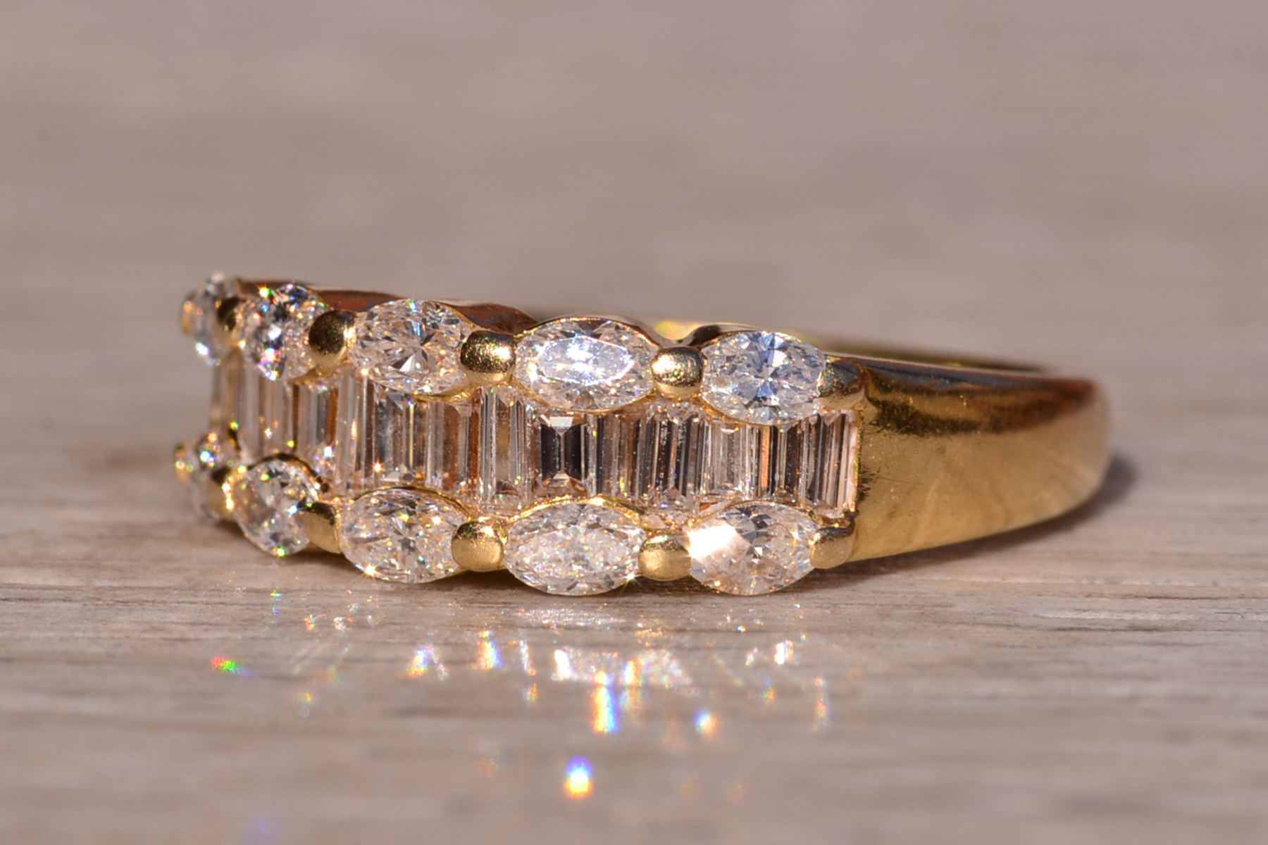 The 99th Street: Outstanding Diamond Cocktail Ring in Yellow Gold - Image 3