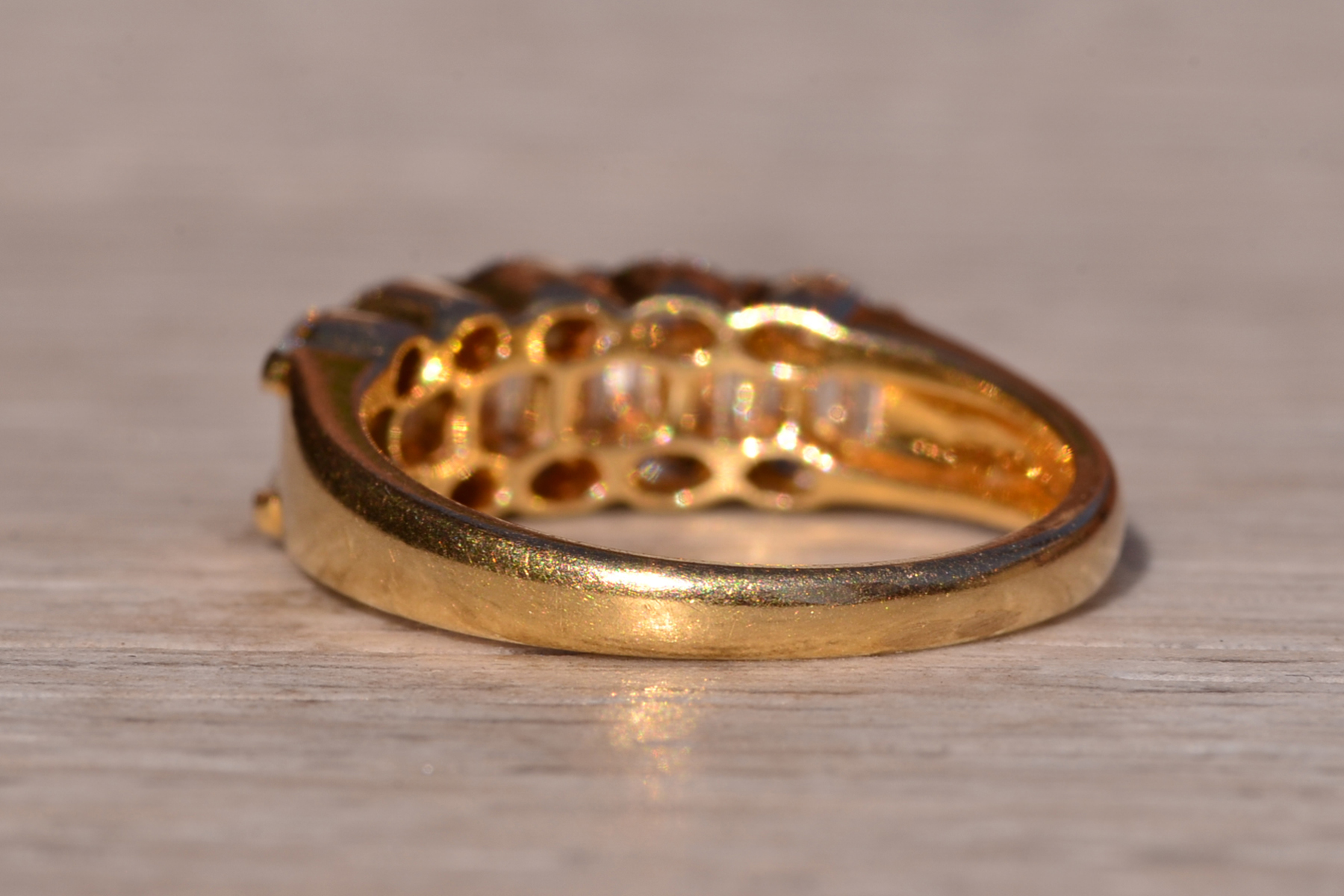 The 99th Street: Outstanding Diamond Cocktail Ring in Yellow Gold - Image 4