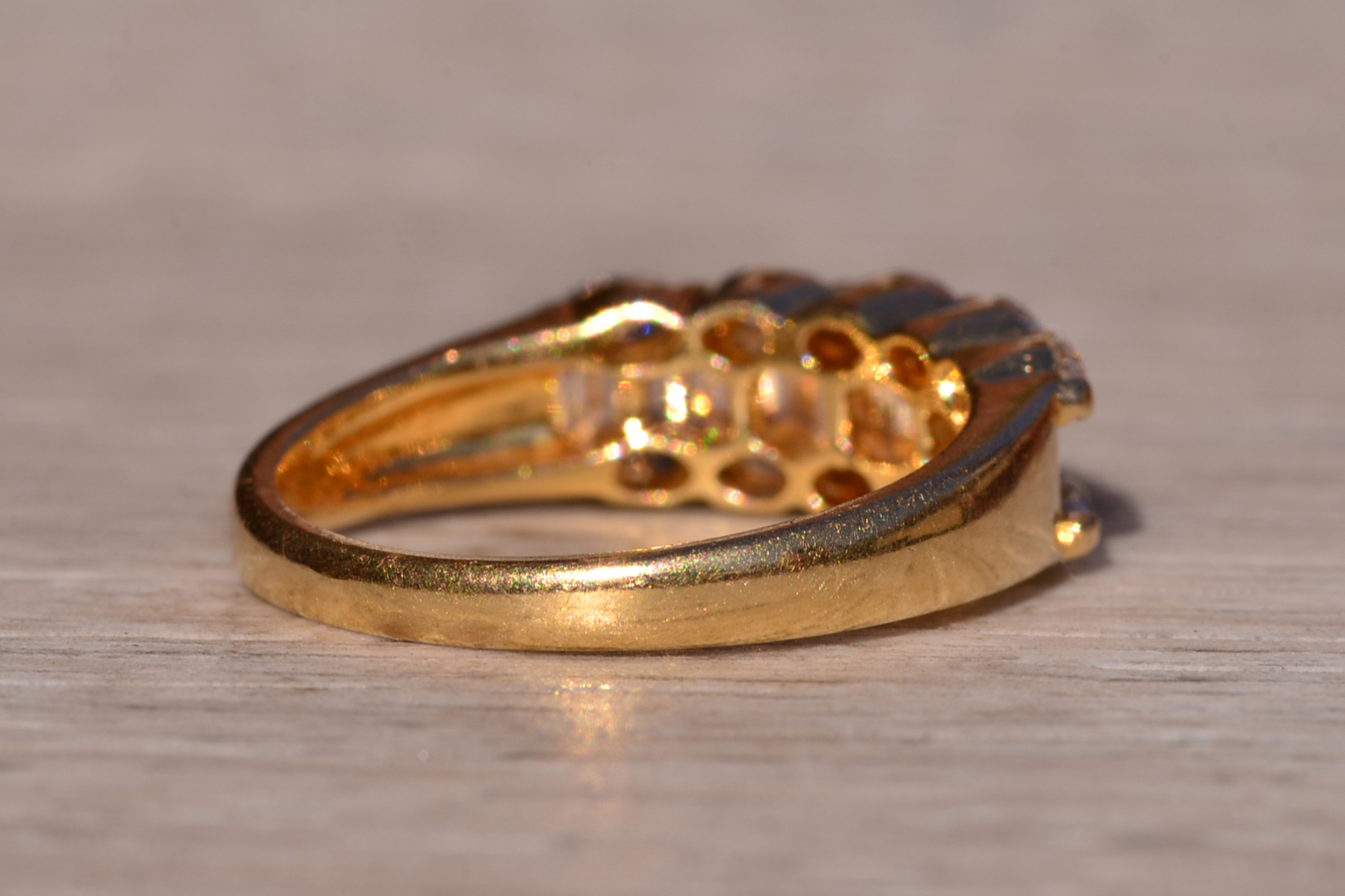 The 99th Street: Outstanding Diamond Cocktail Ring in Yellow Gold - Image 5
