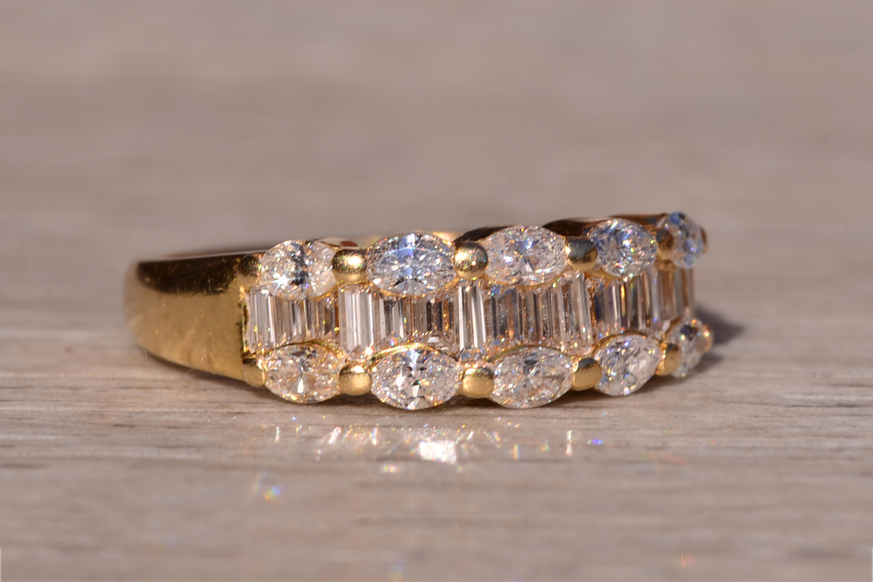 The 99th Street: Outstanding Diamond Cocktail Ring in Yellow Gold - Image 6