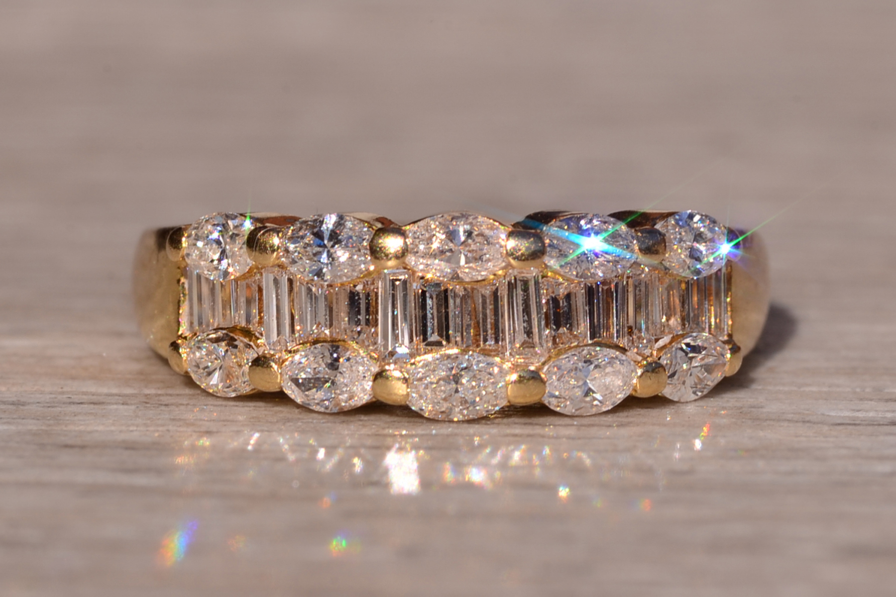 The 99th Street: Outstanding Diamond Cocktail Ring in Yellow Gold - Image 7
