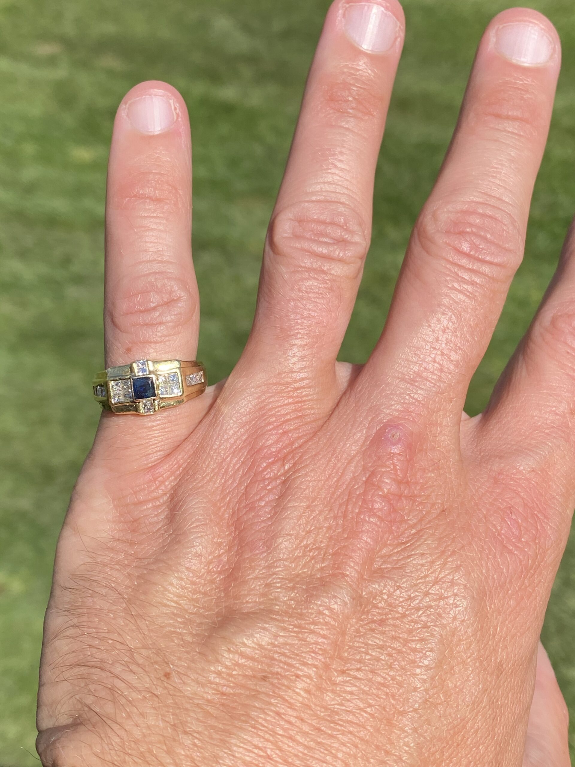 The 138th Street: Sapphire and Diamond Ring in Yellow Gold - Image 8