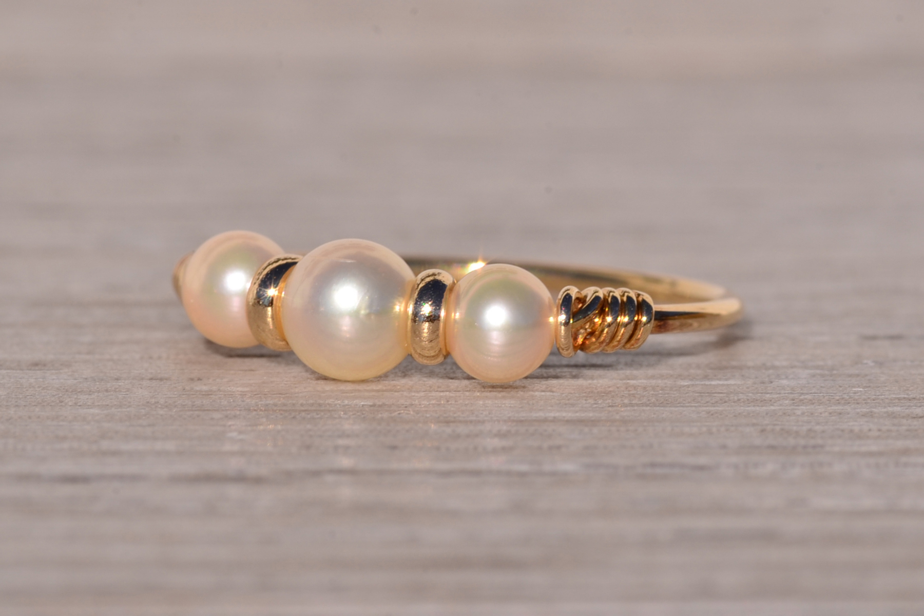 The Asolo: Triple Pearl Ring in Yellow Gold - Image 3