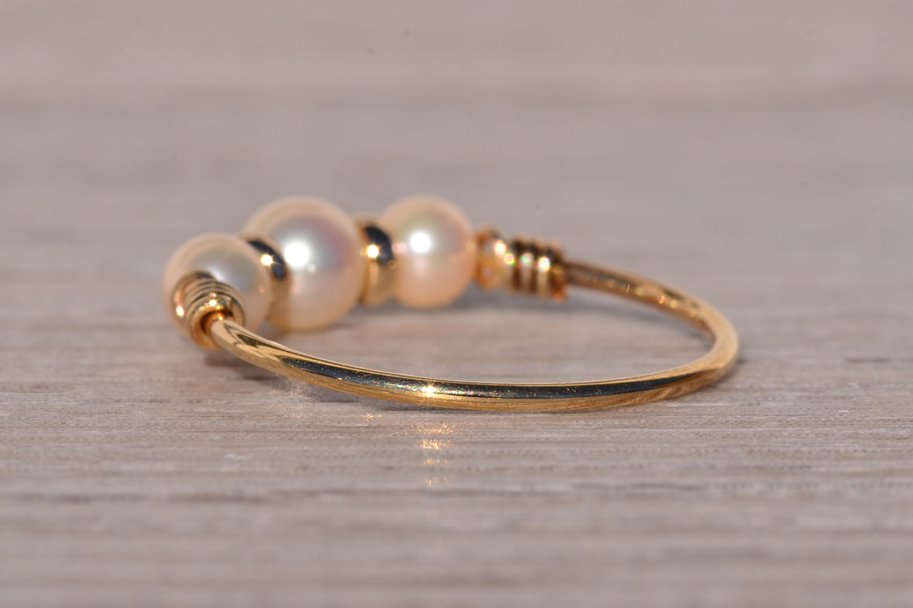 The Asolo: Triple Pearl Ring in Yellow Gold - Image 4