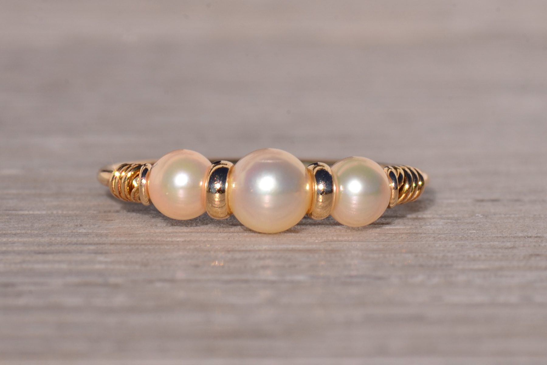 The Asolo: Triple Pearl Ring in Yellow Gold - Image 7