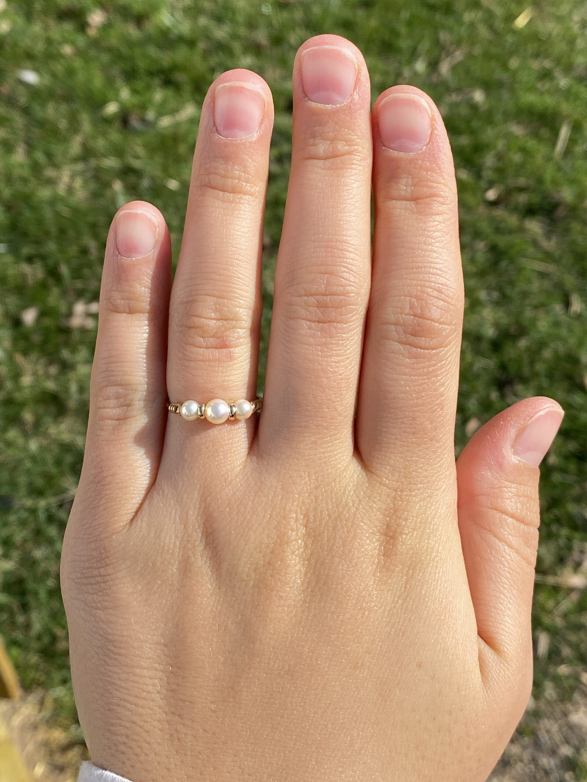 The Asolo: Triple Pearl Ring in Yellow Gold - Image 8