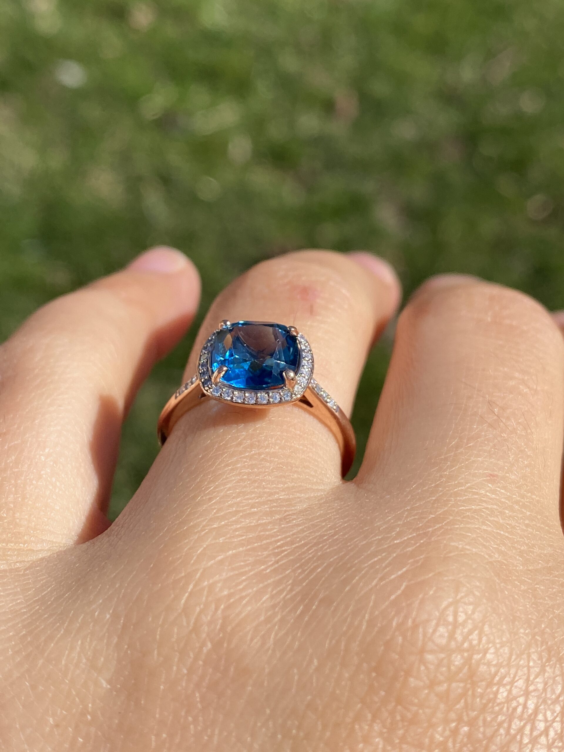 The Arqua: London Blue Topaz and Natural Diamond Ring in Rose Gold - Image 10