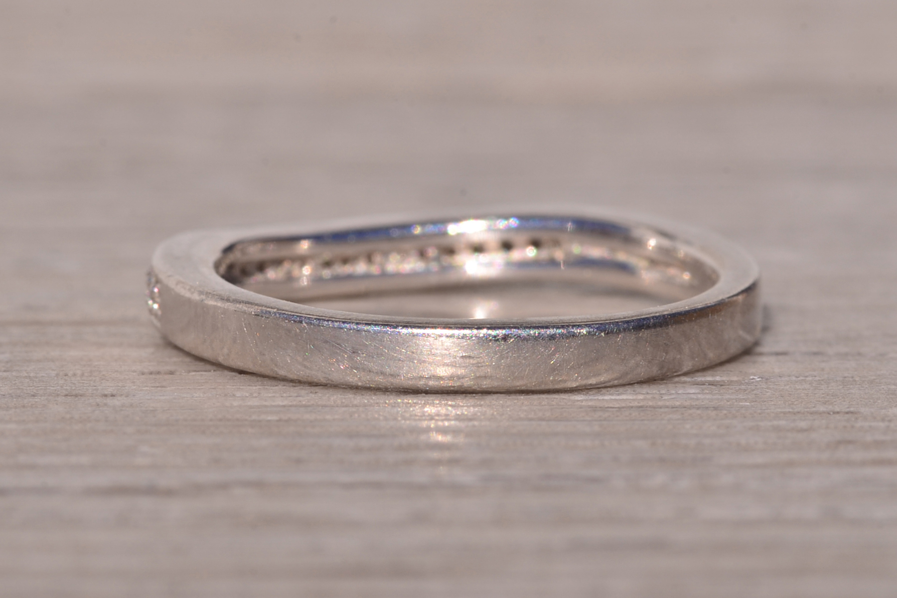 The Ceduna: Natural Diamond Contour Band in Platinum - Image 4