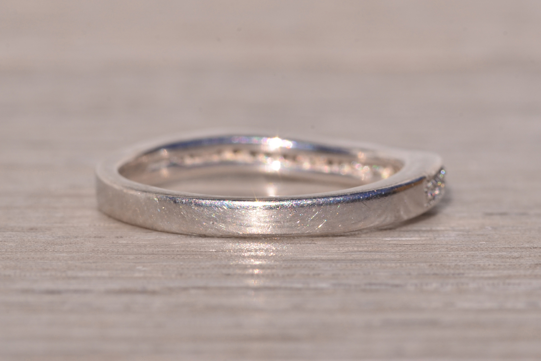 The Ceduna: Natural Diamond Contour Band in Platinum - Image 5