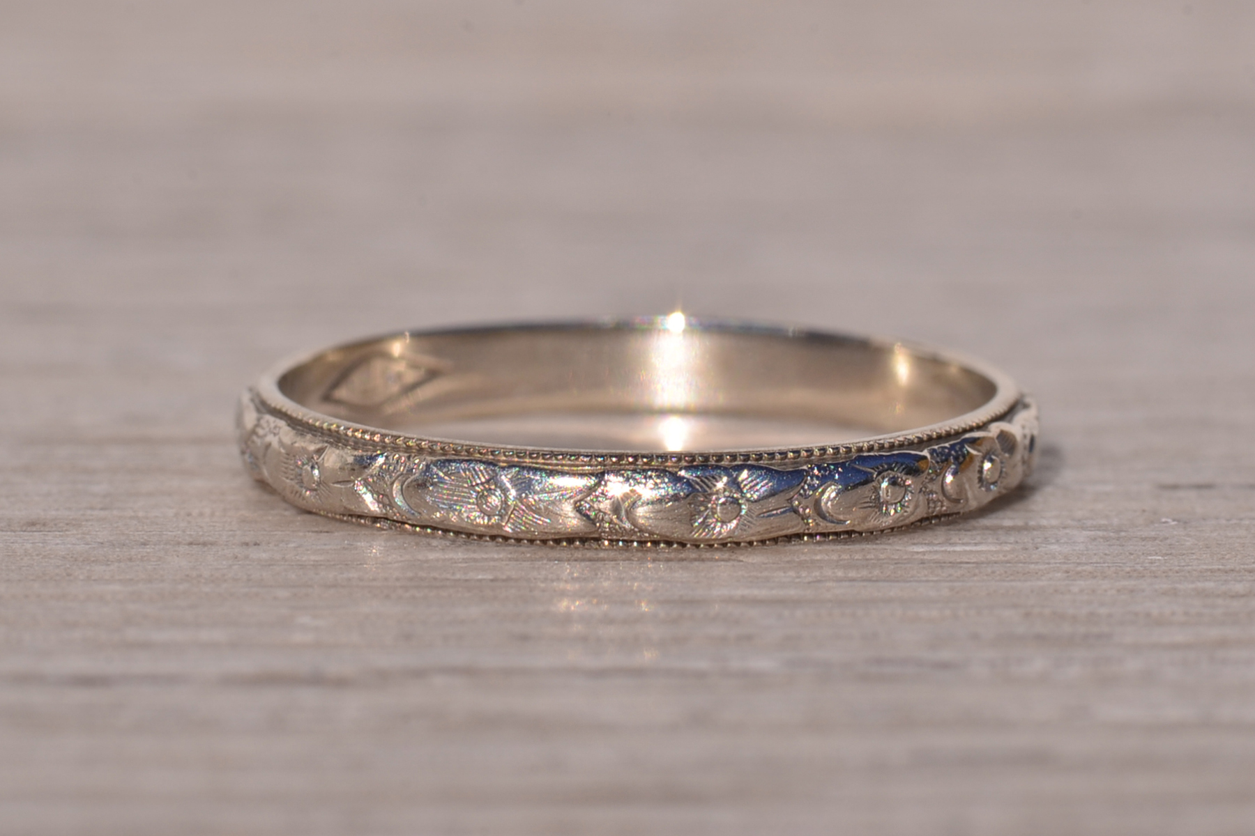 The Eraclae: Antique White Gold Patterned Band - Image 2