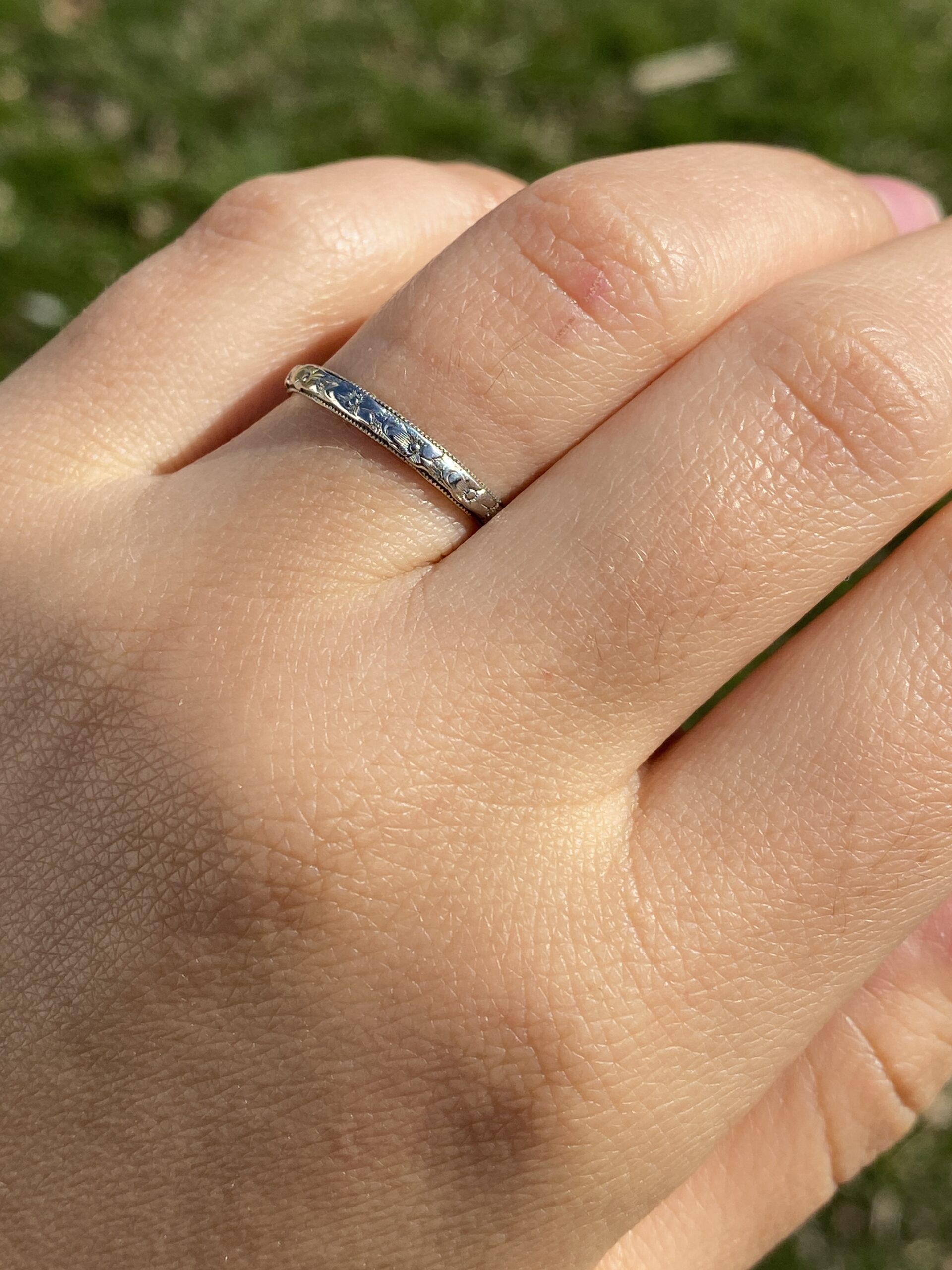 The Eraclae: Antique White Gold Patterned Band - Image 5