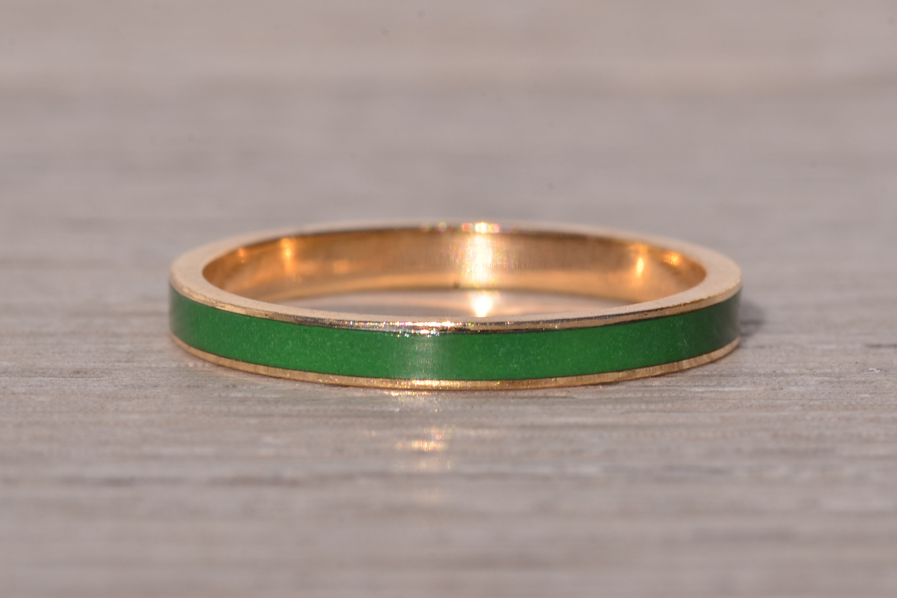 The Beynac: Vintage Yellow Gold Green Enamel Band - Image 2