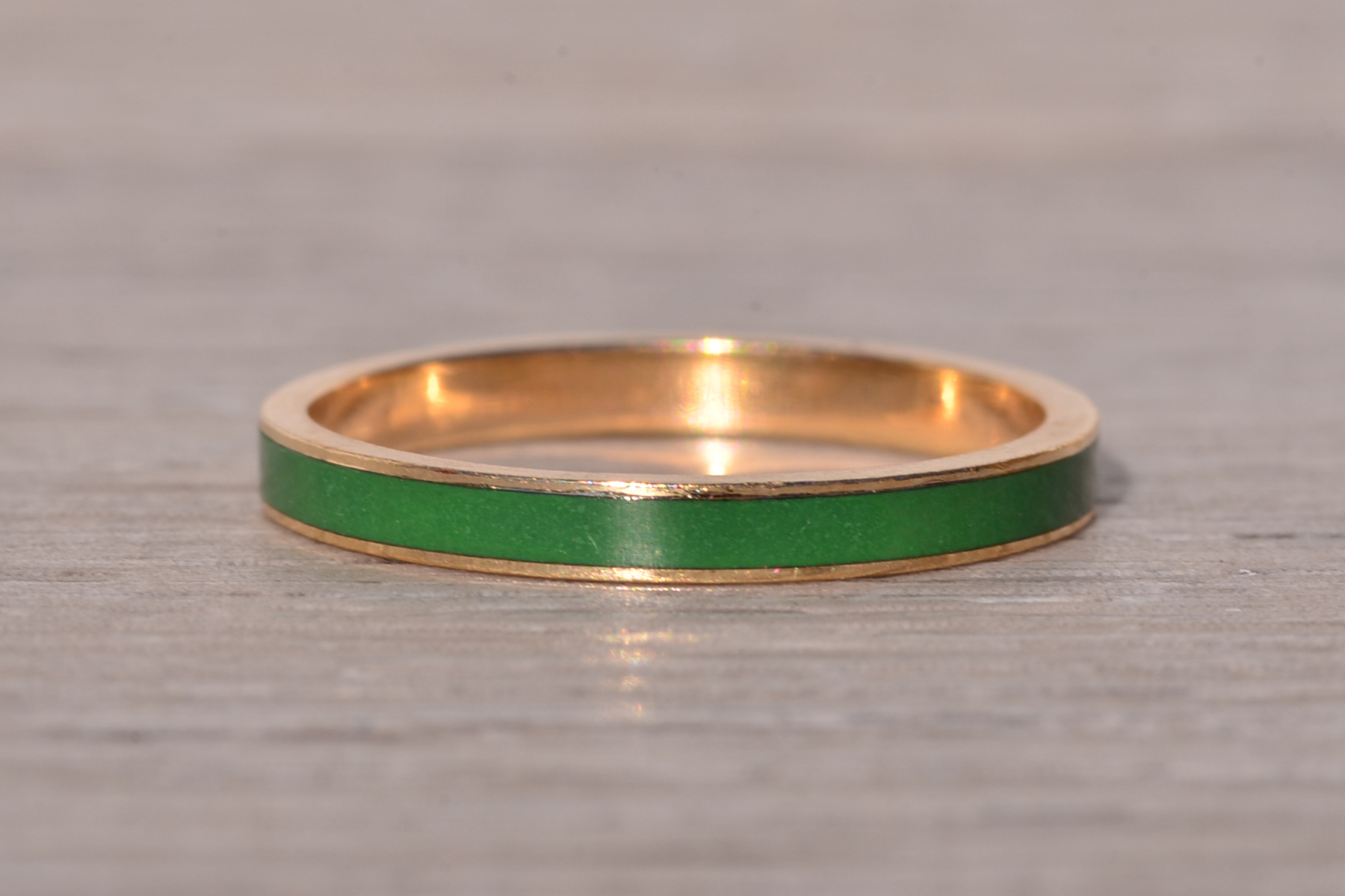 The Beynac: Vintage Yellow Gold Green Enamel Band - Image 3