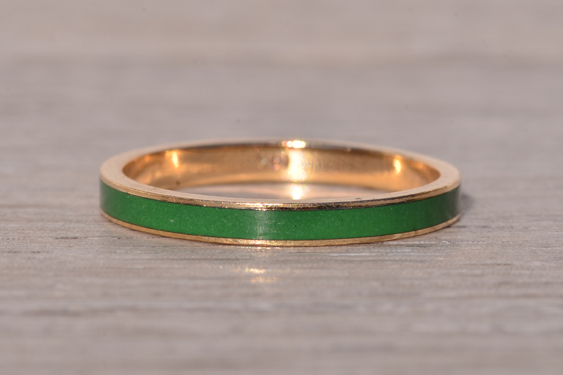 The Beynac: Vintage Yellow Gold Green Enamel Band - Image 4