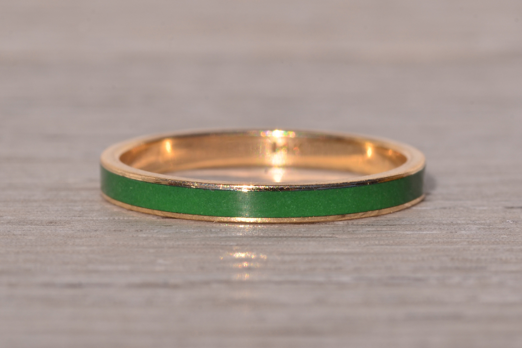 The Montecchio: Vintage Green Enamel Stackable Band in Yellow Gold - Image 2