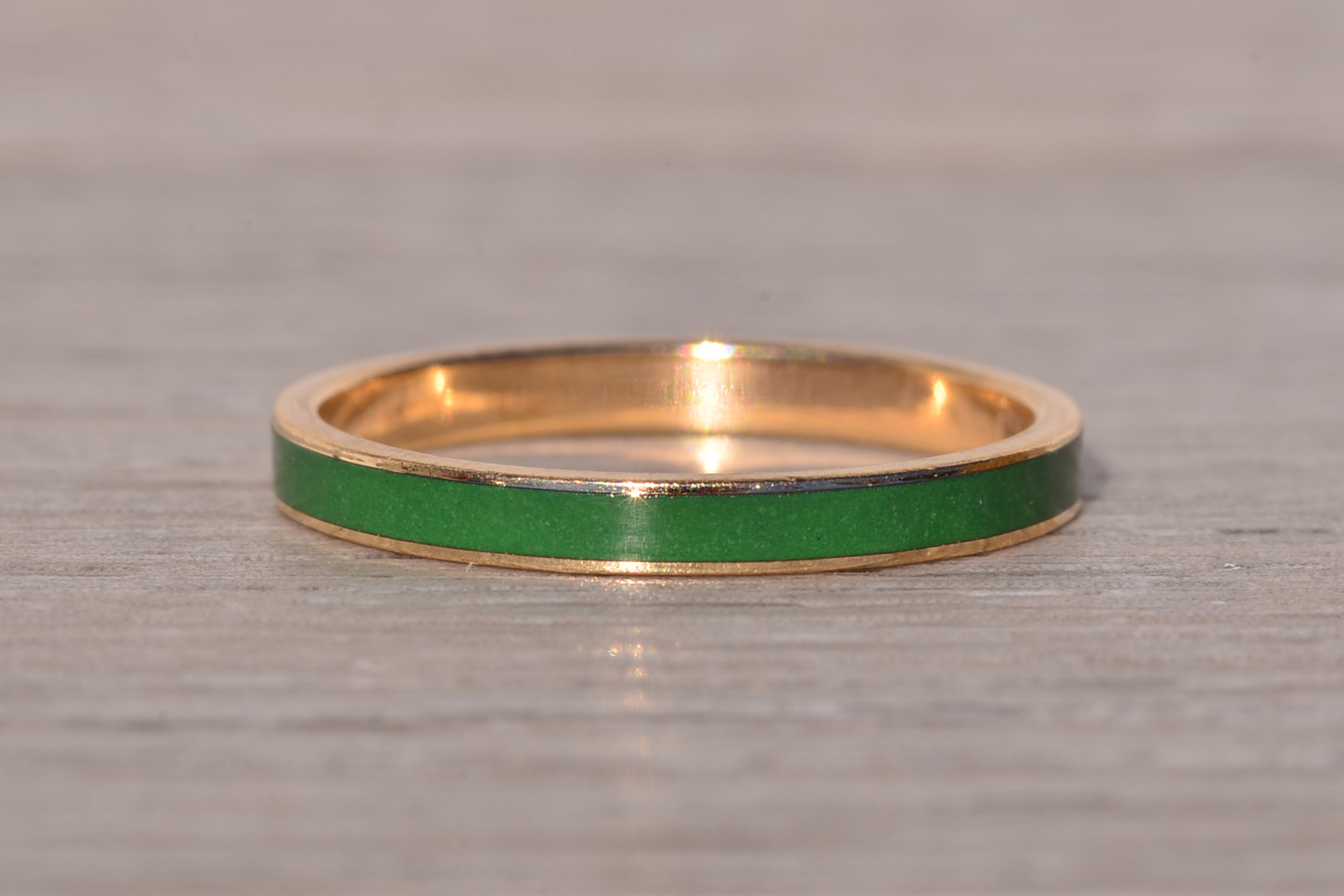 The Montecchio: Vintage Green Enamel Stackable Band in Yellow Gold - Image 3