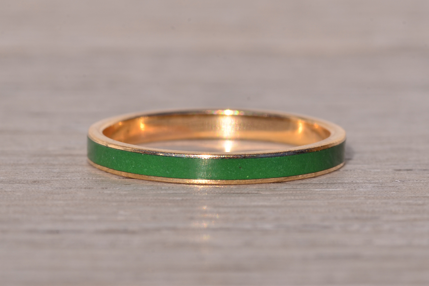 The Montecchio: Vintage Green Enamel Stackable Band in Yellow Gold - Image 4