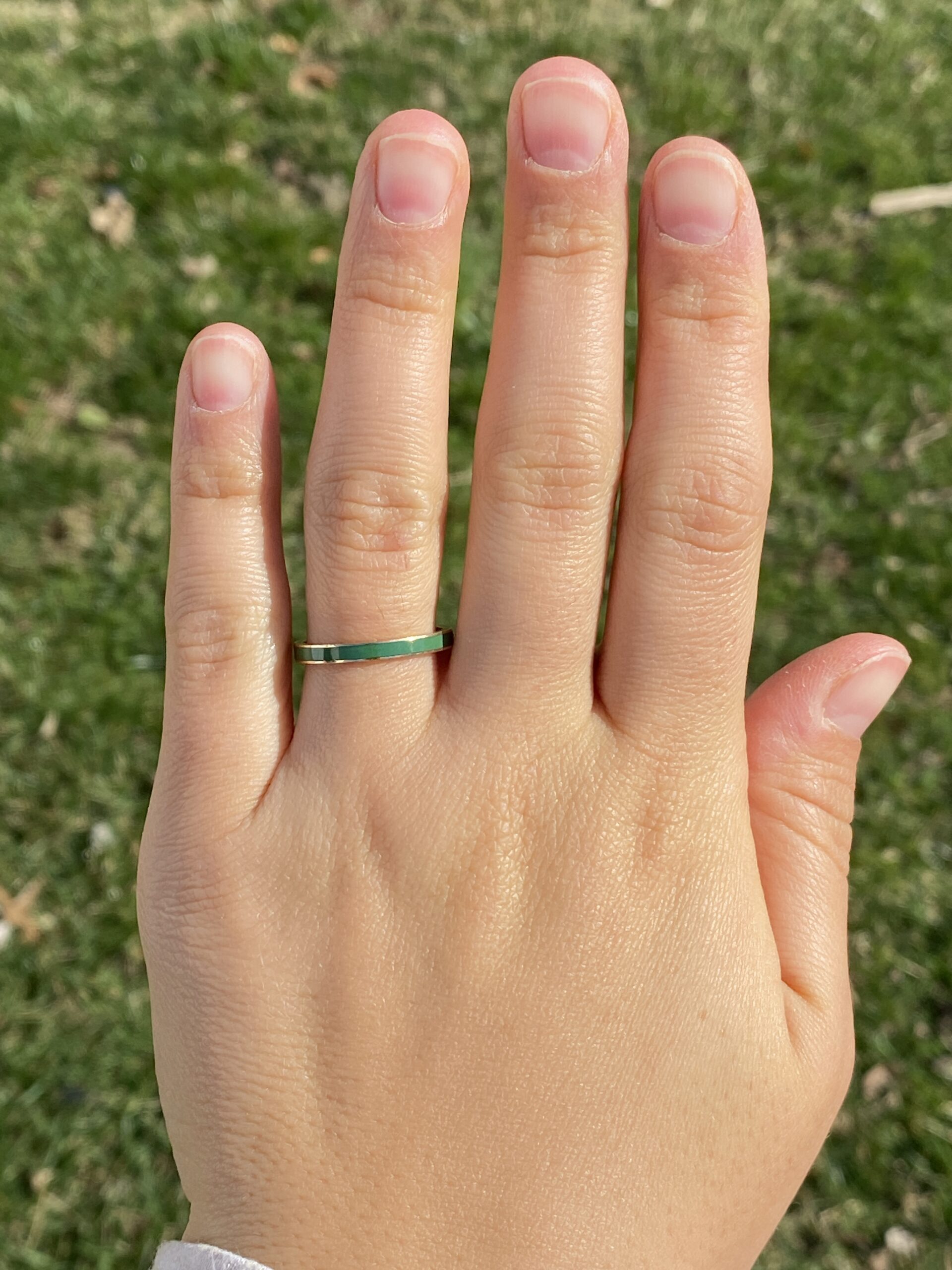 The Montecchio: Vintage Green Enamel Stackable Band in Yellow Gold - Image 5