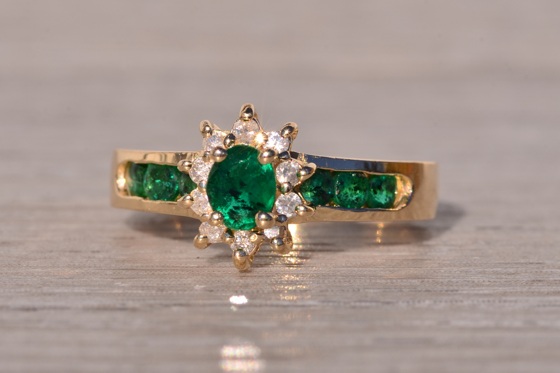 SOLD - The Equense: Vintage 1980's Natural Emerald and Diamond Ring in Yellow Gold - Image 3
