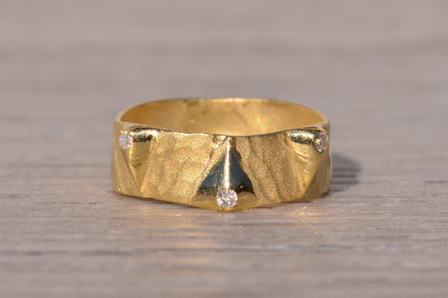 The Docklands: Handmade Artisan Band in Yellow Gold with Natural Diamonds - Image 2