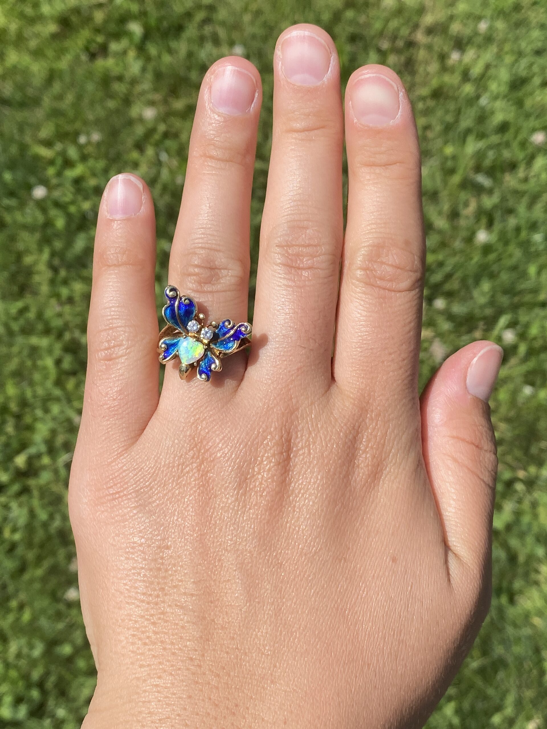 The Butterfly Bloom: Australian Opal and Natural Diamond Ring in Yellow Gold - Image 8