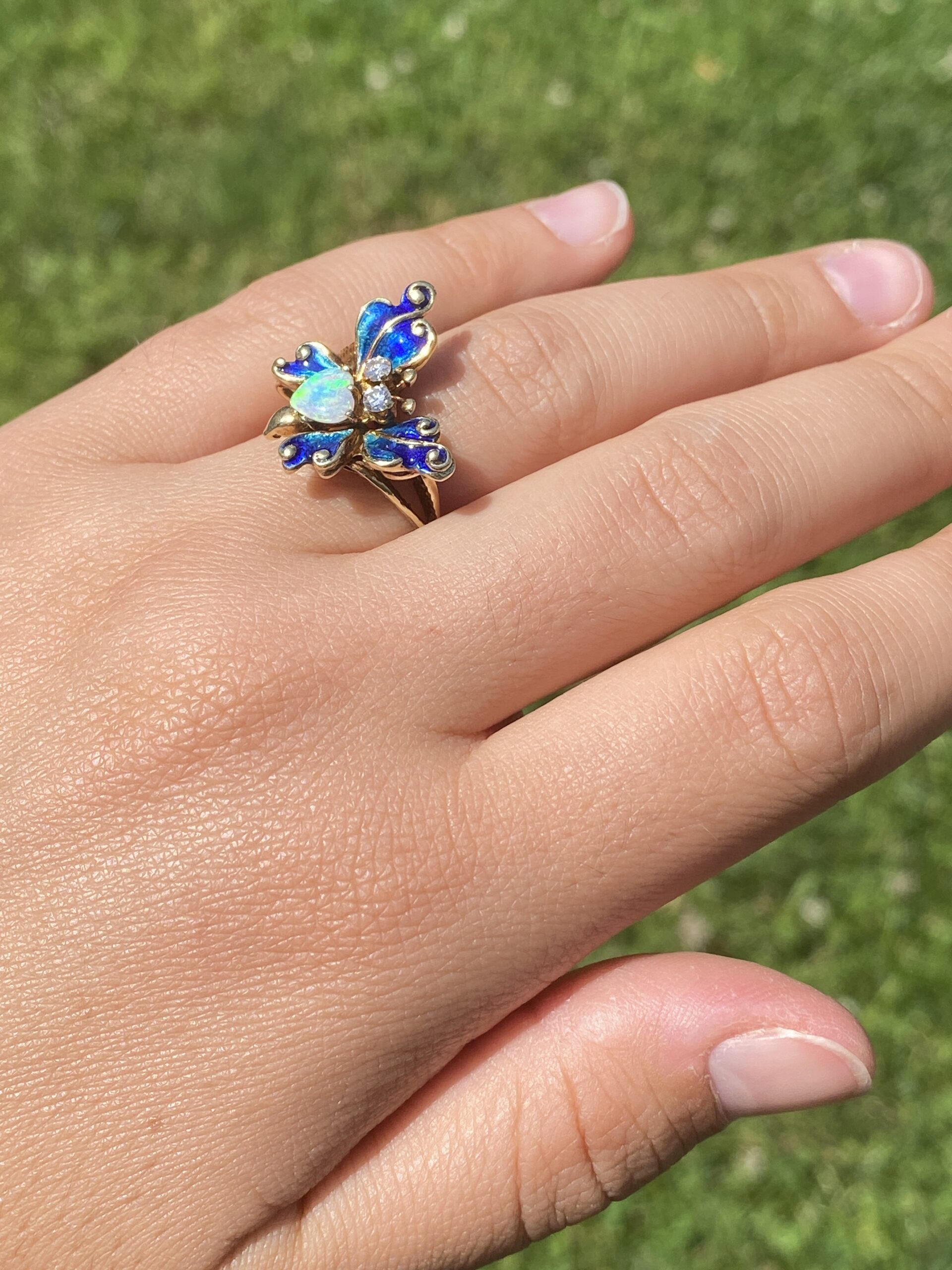 The Butterfly Bloom: Australian Opal and Natural Diamond Ring in Yellow Gold - Image 9