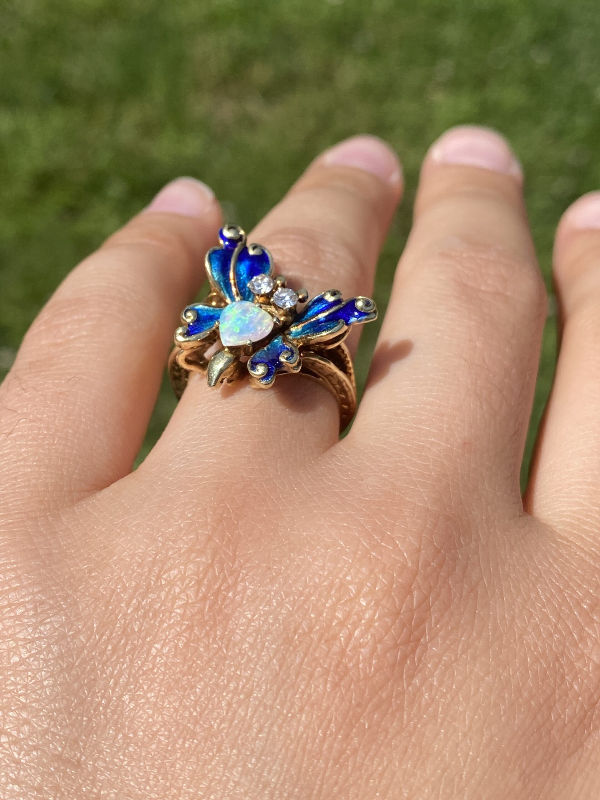 The Butterfly Bloom: Australian Opal and Natural Diamond Ring in Yellow Gold - Image 10
