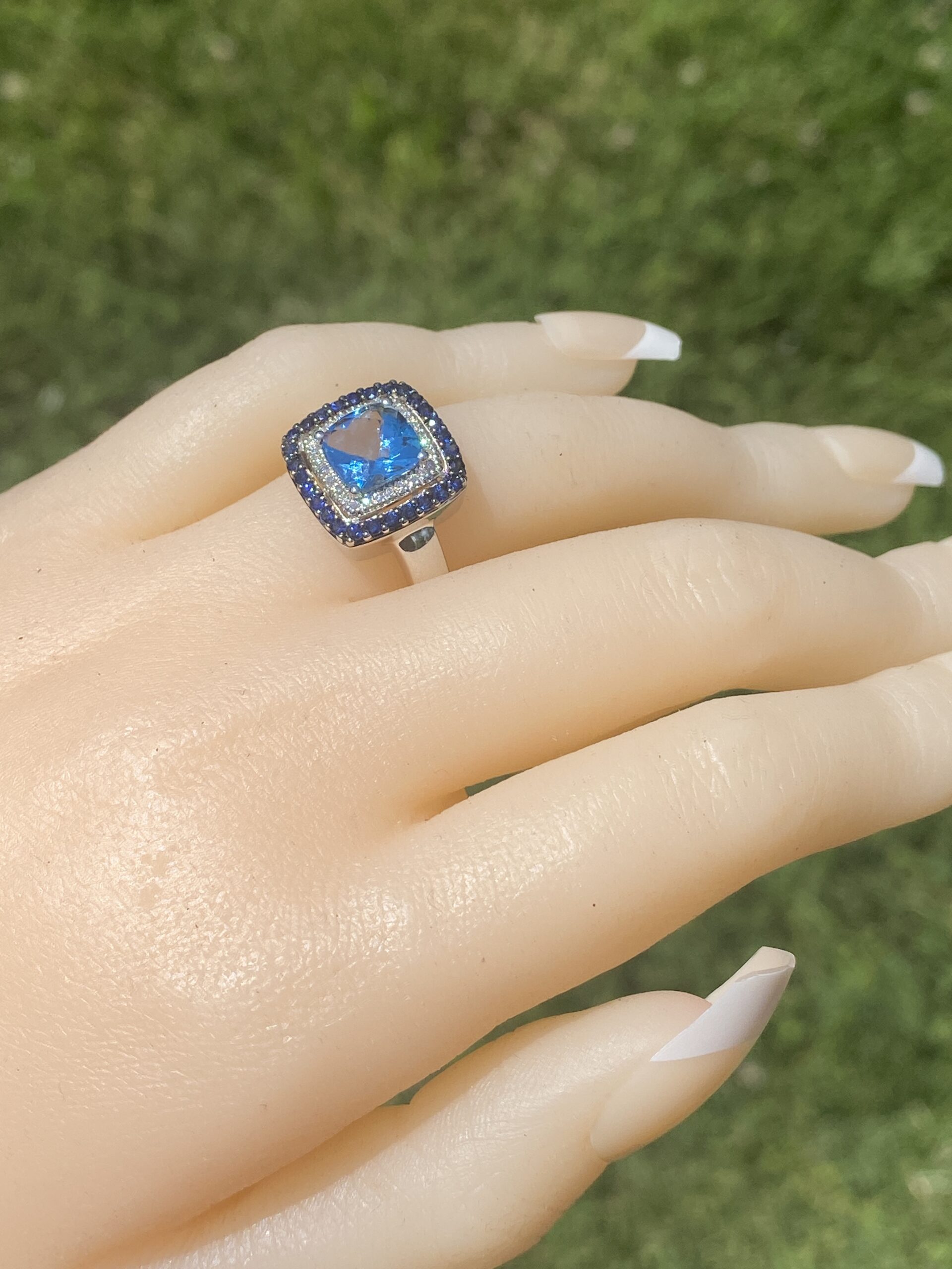 The Ocean Radiance: Blue Topaz, Natural Diamond, and Sapphire Ring in White Gold - Image 9