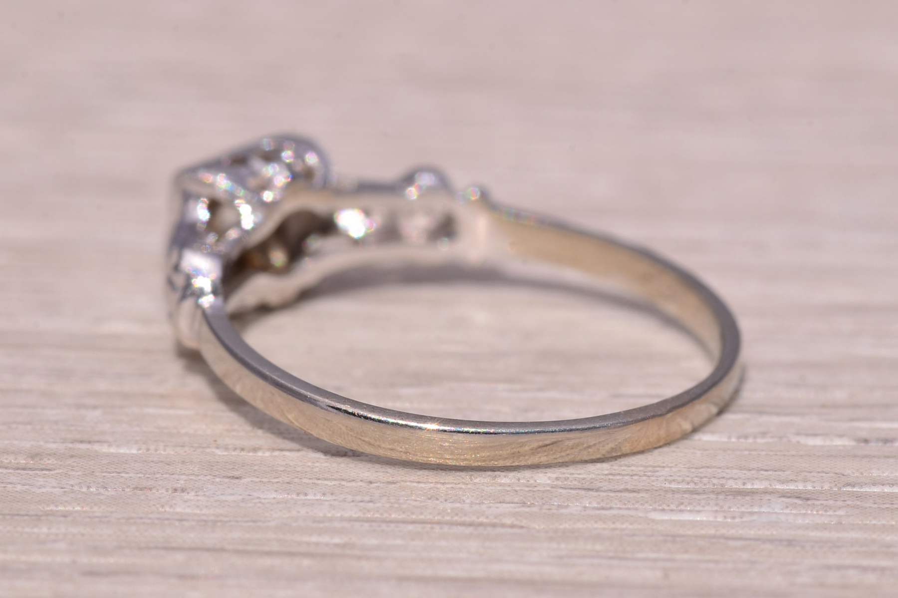 The Deco Petal: Art Deco Era Natural Diamond Ring in White Gold - Image 4