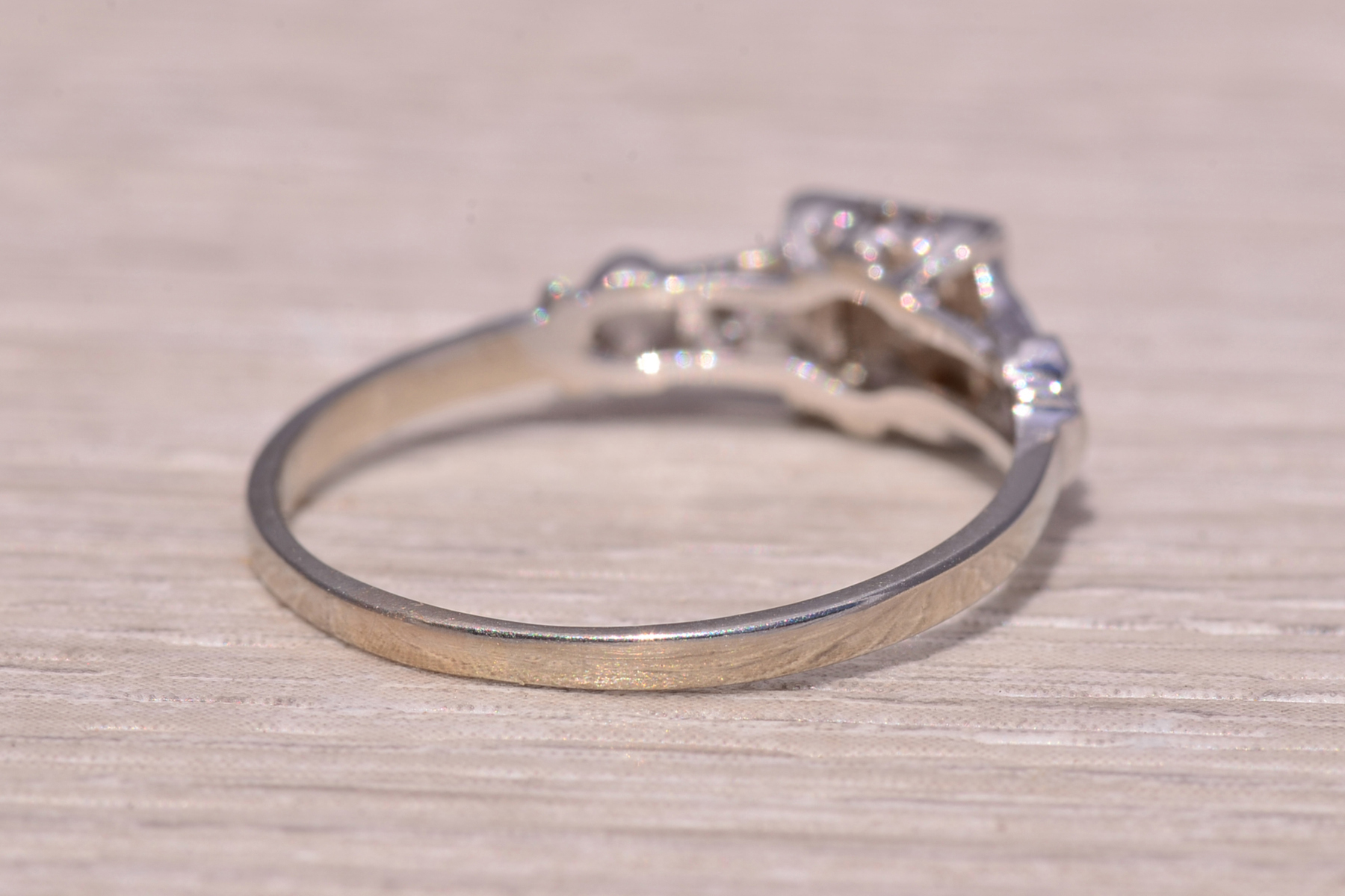 The Deco Petal: Art Deco Era Natural Diamond Ring in White Gold - Image 5